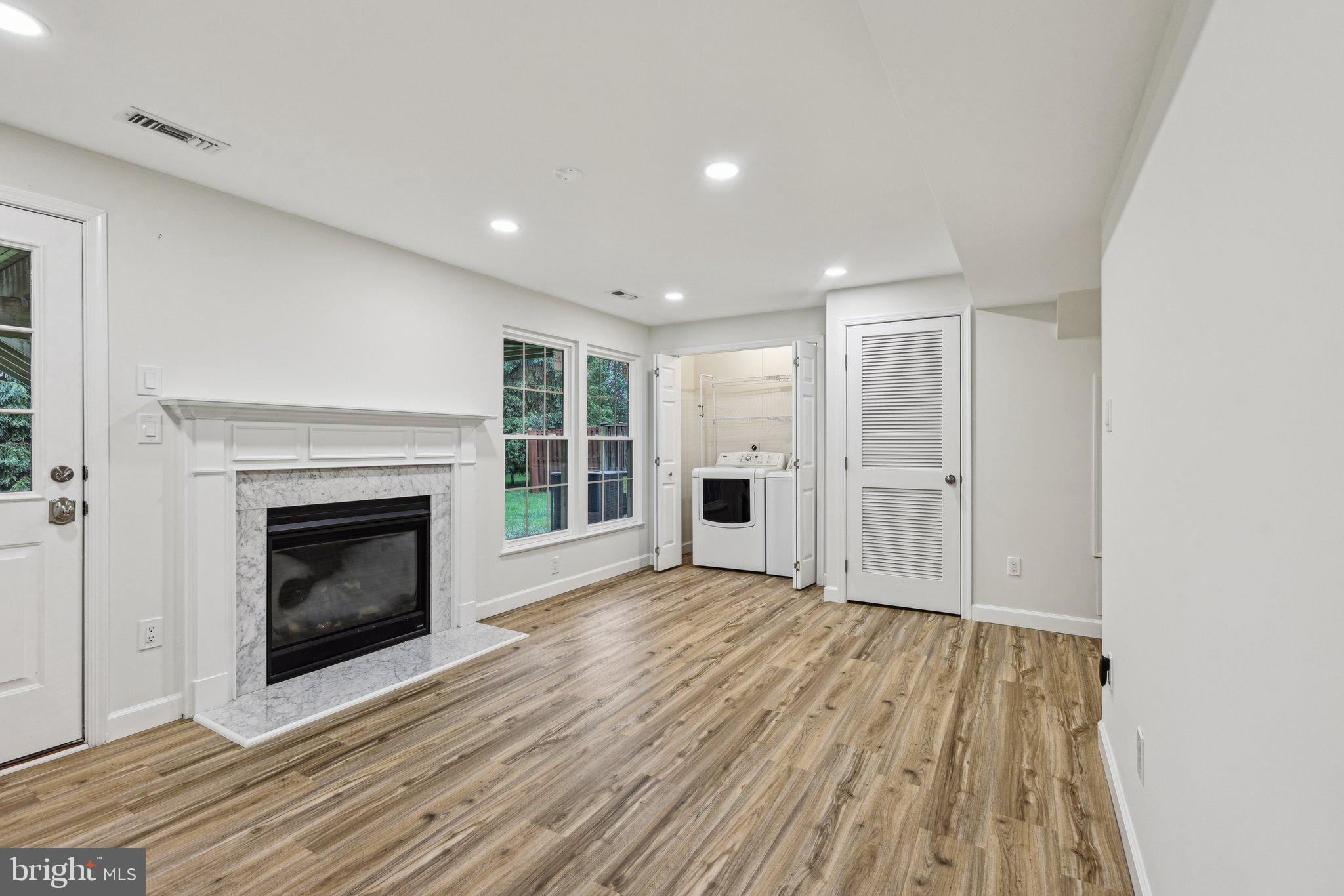 43212 CHOKEBERRY SQUARE