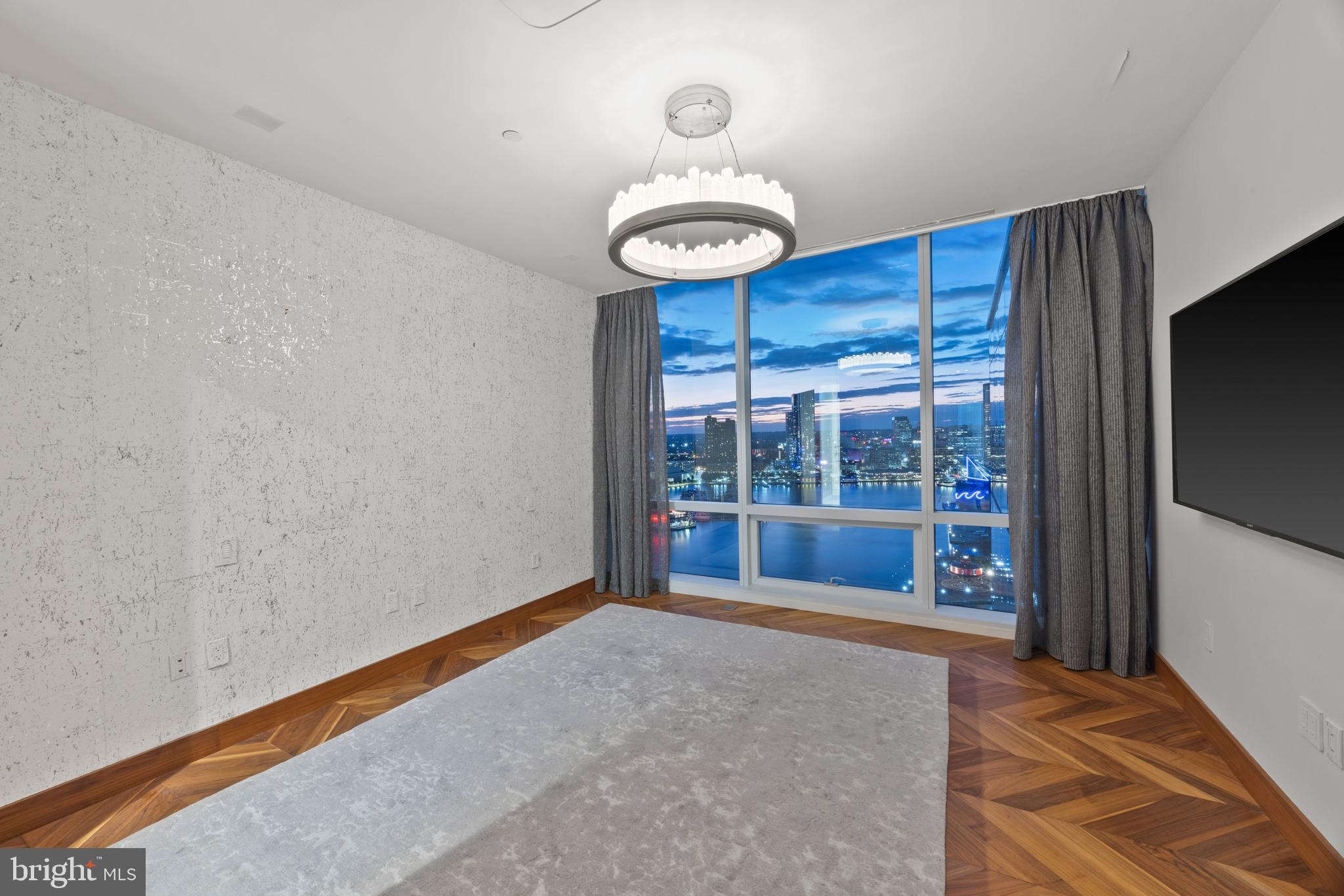 HARBOR EAST - Residential