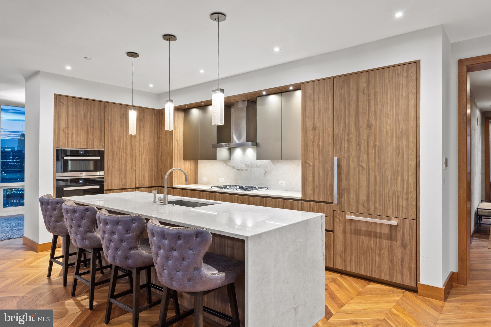 HARBOR EAST - Residential