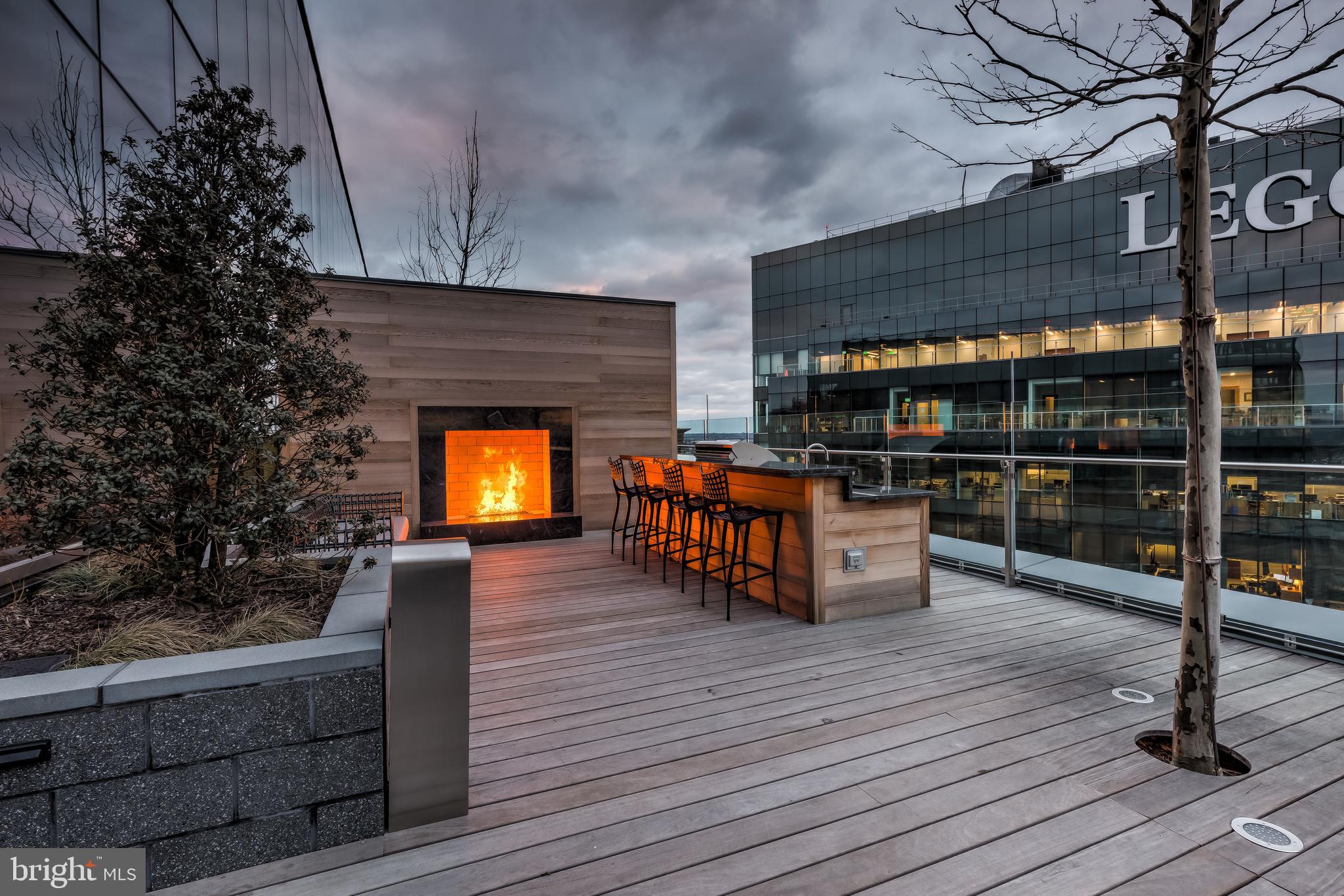 HARBOR EAST - Residential