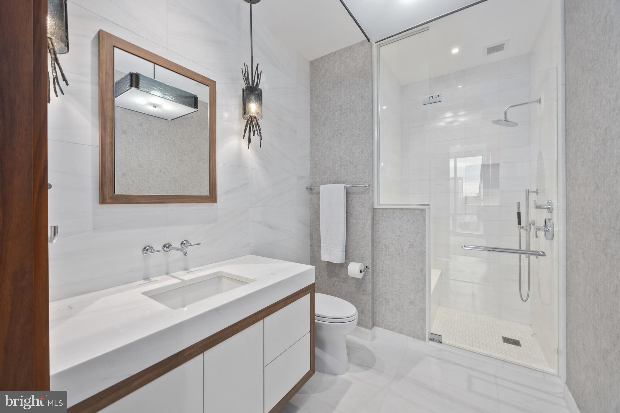 HARBOR EAST - Residential