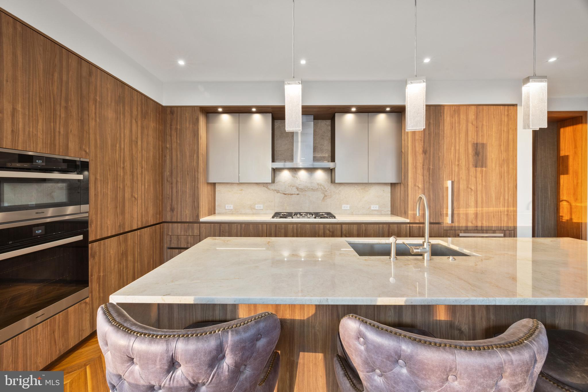 HARBOR EAST - Residential
