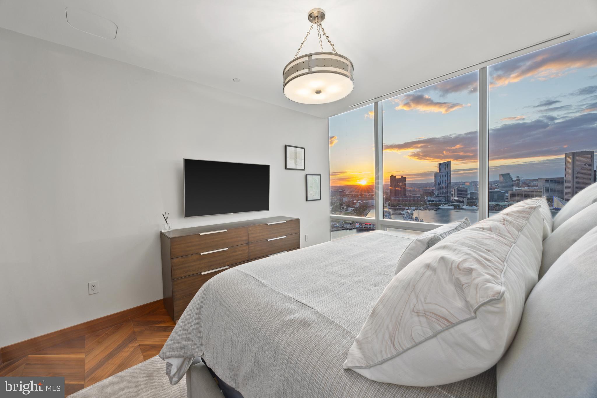 HARBOR EAST - Residential