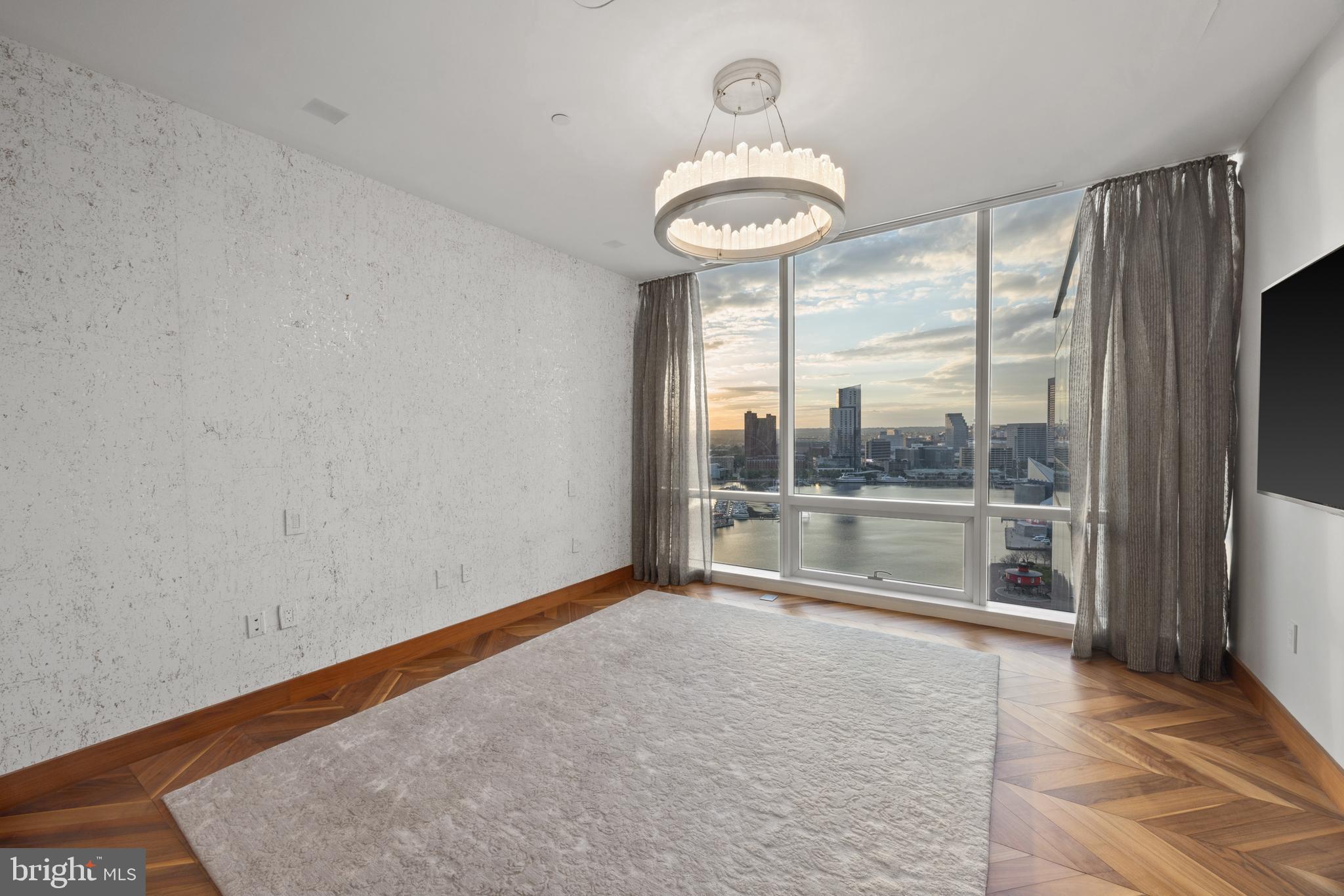 HARBOR EAST - Residential