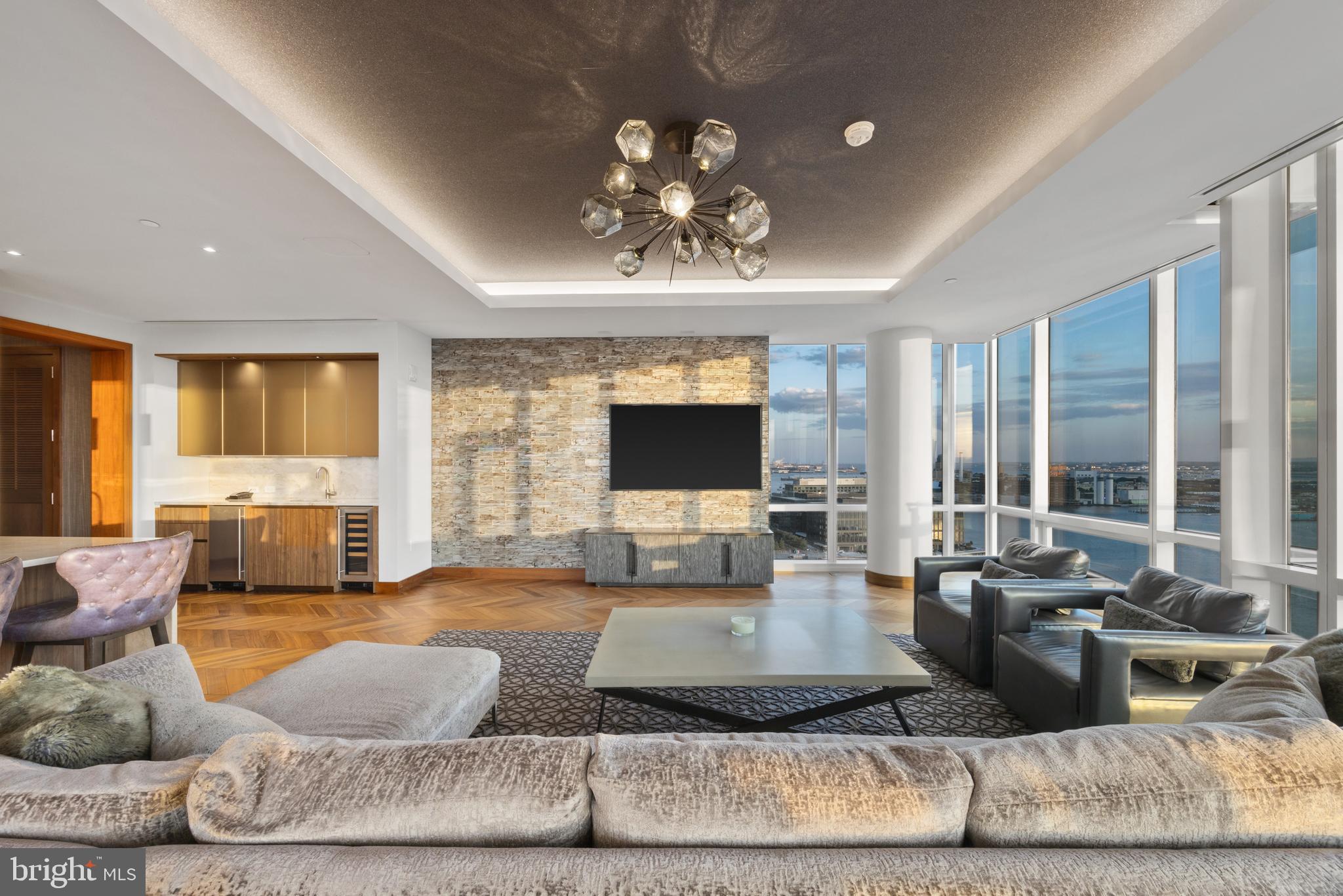 HARBOR EAST - Residential