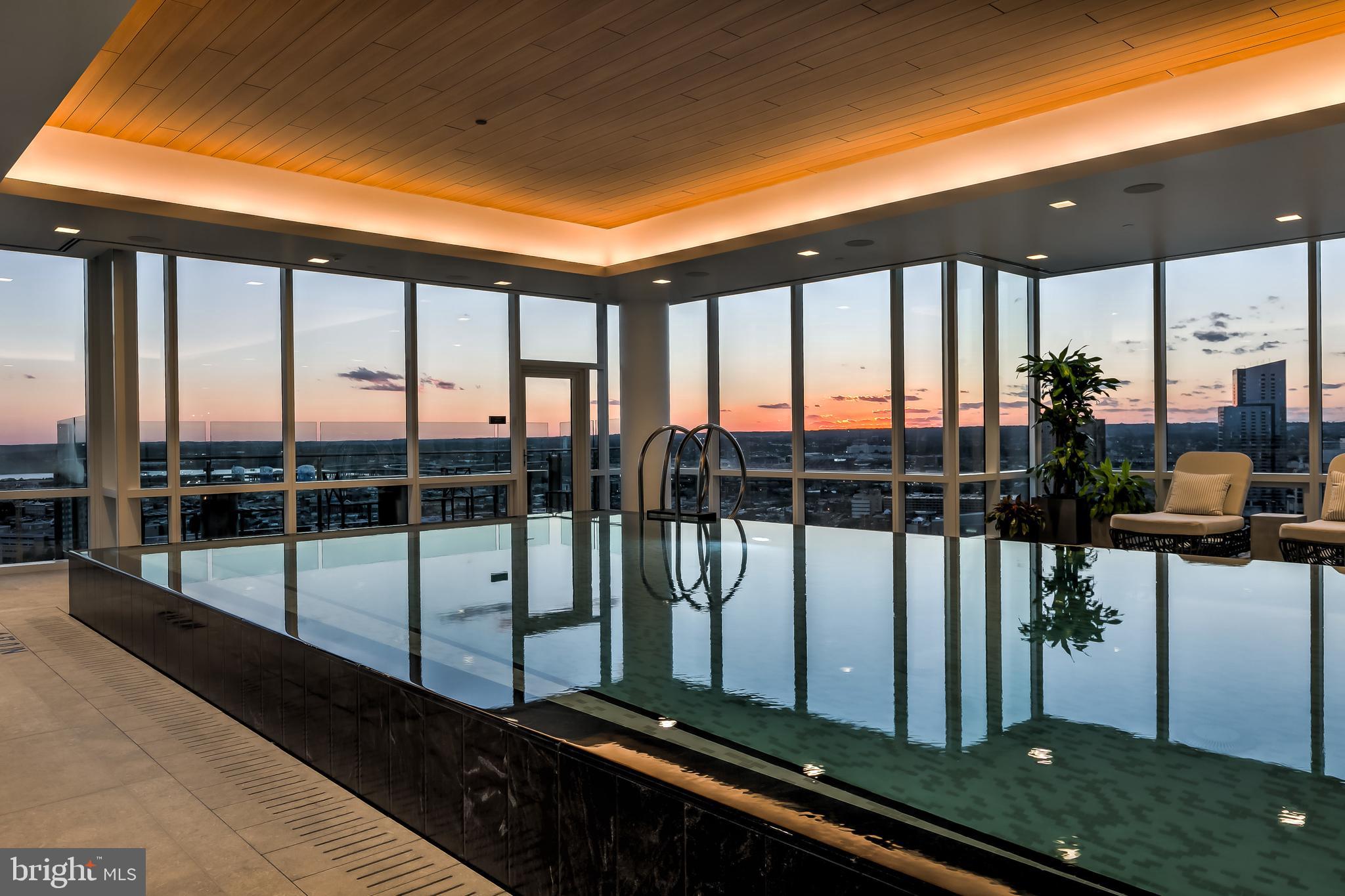 HARBOR EAST - Residential