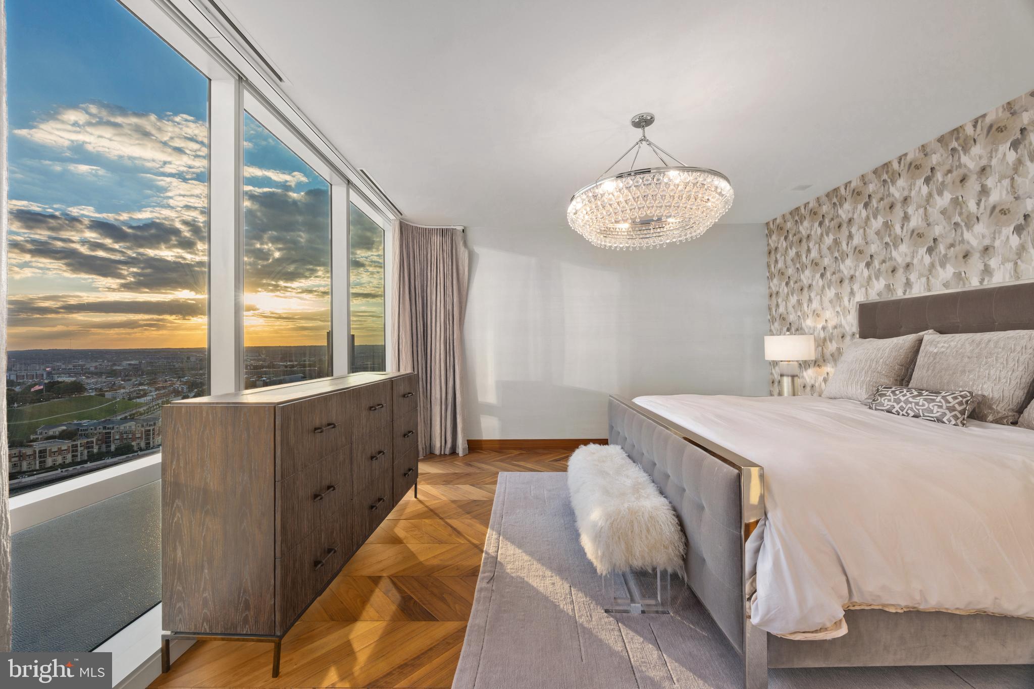 HARBOR EAST - Residential