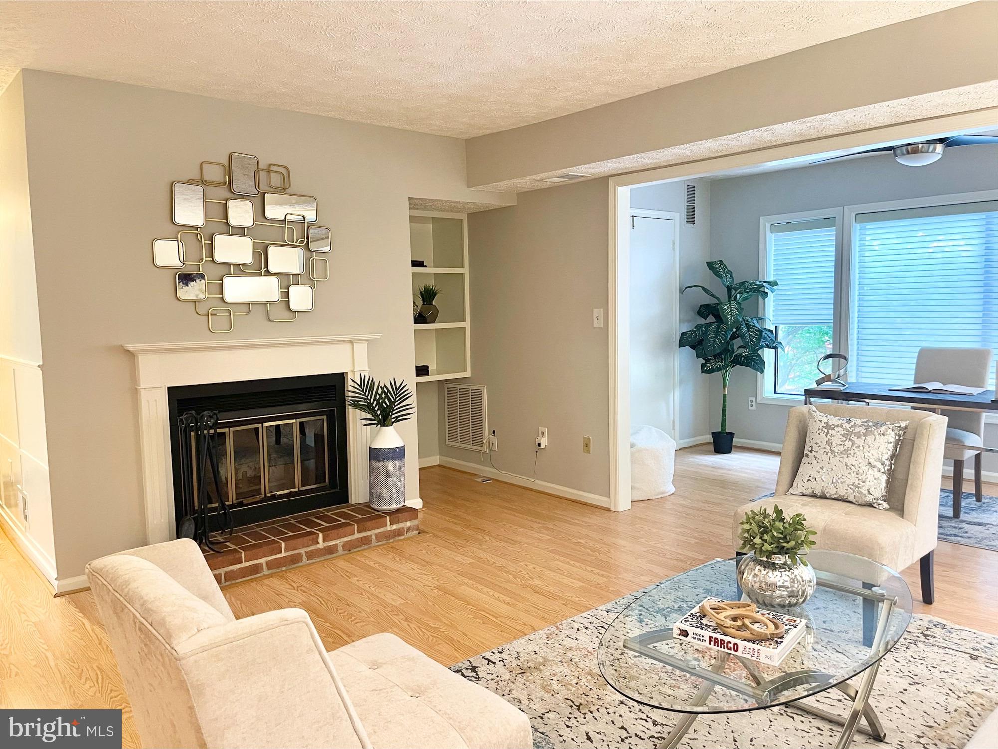 HUNTERS CROSSING - Residential