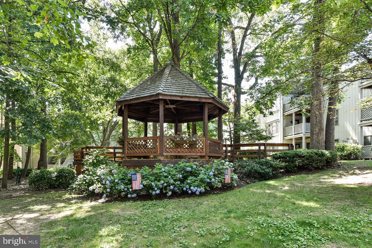 HUNTERS CROSSING - Residential