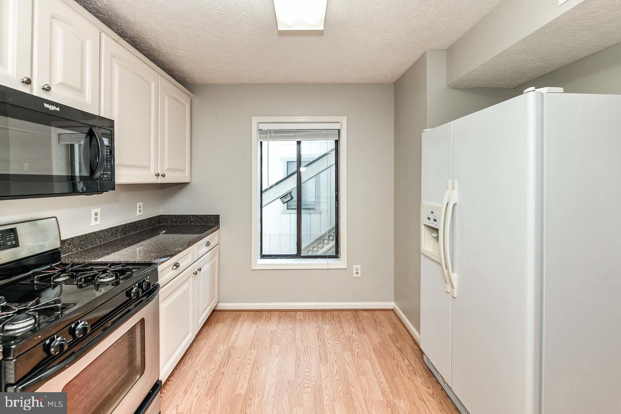 HUNTERS CROSSING - Residential