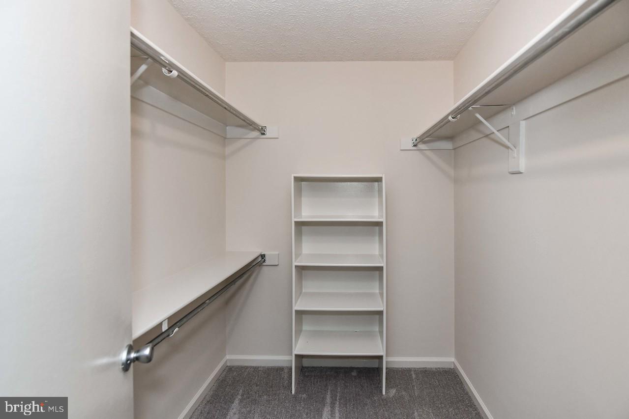 HUNTERS CROSSING - Residential