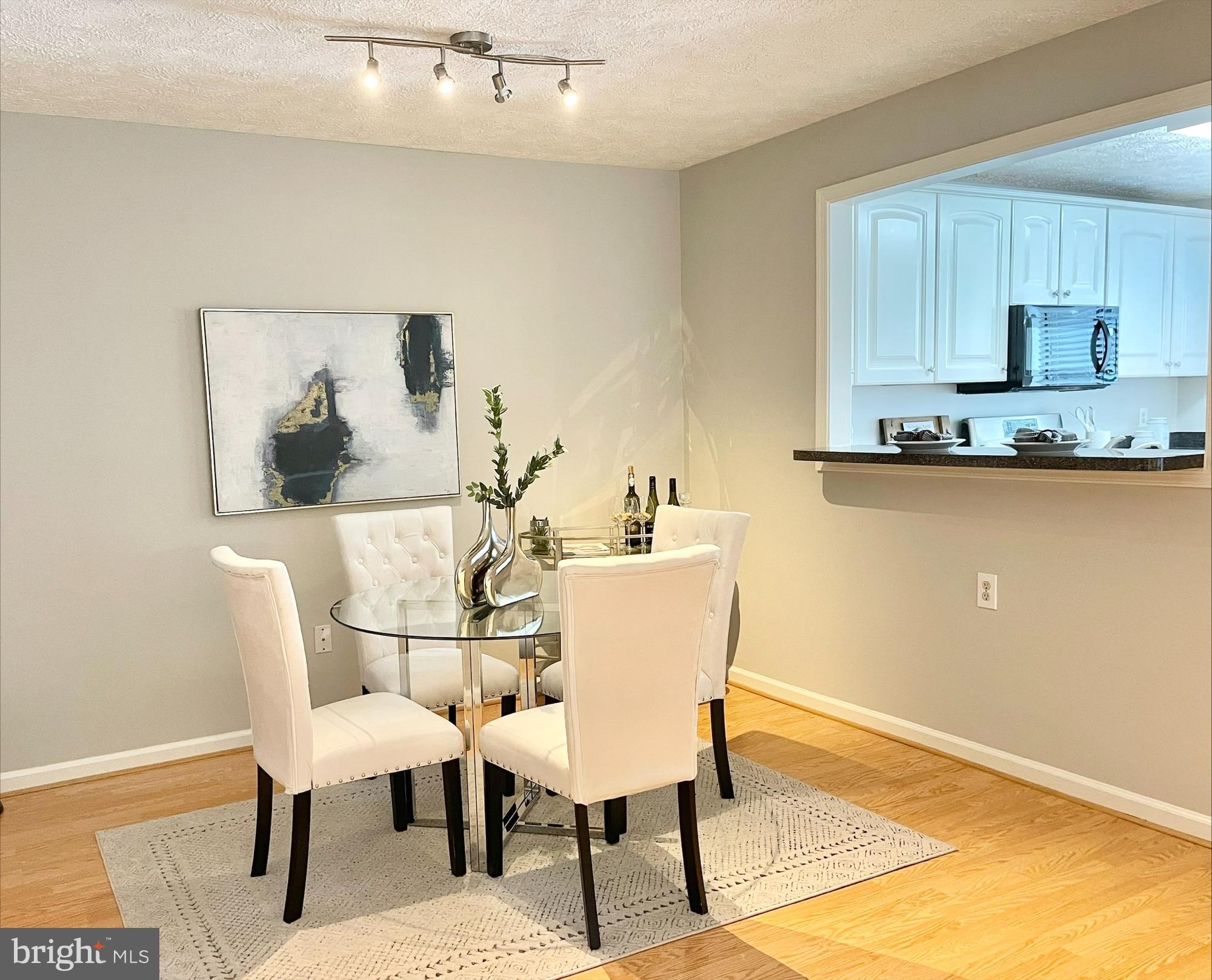 HUNTERS CROSSING - Residential