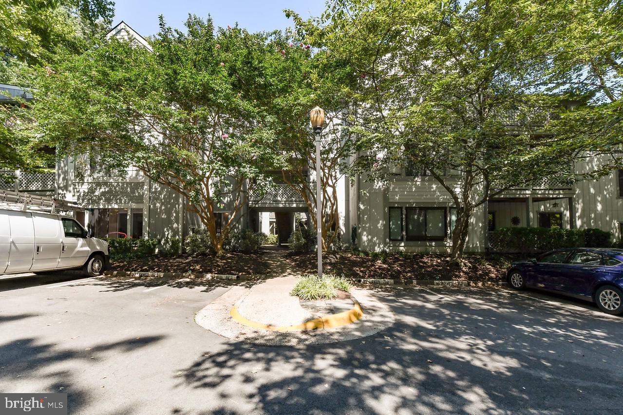 HUNTERS CROSSING - Residential