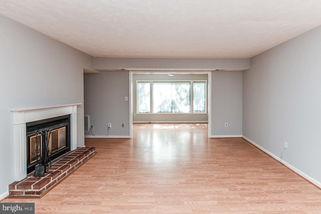 HUNTERS CROSSING - Residential