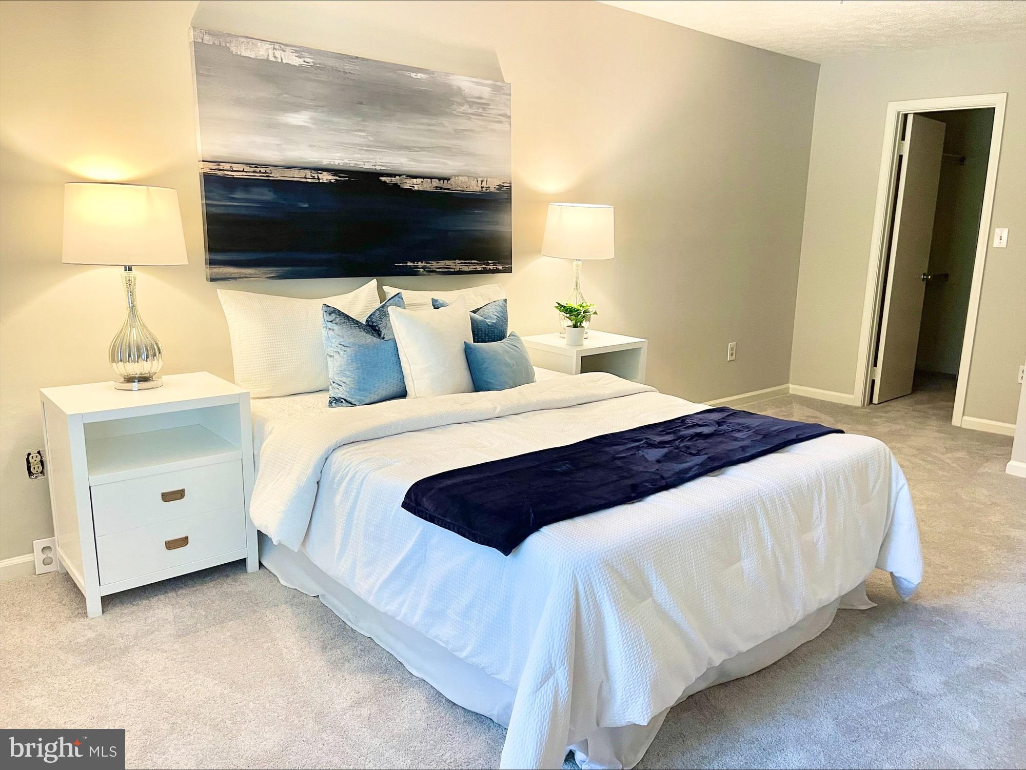 HUNTERS CROSSING - Residential