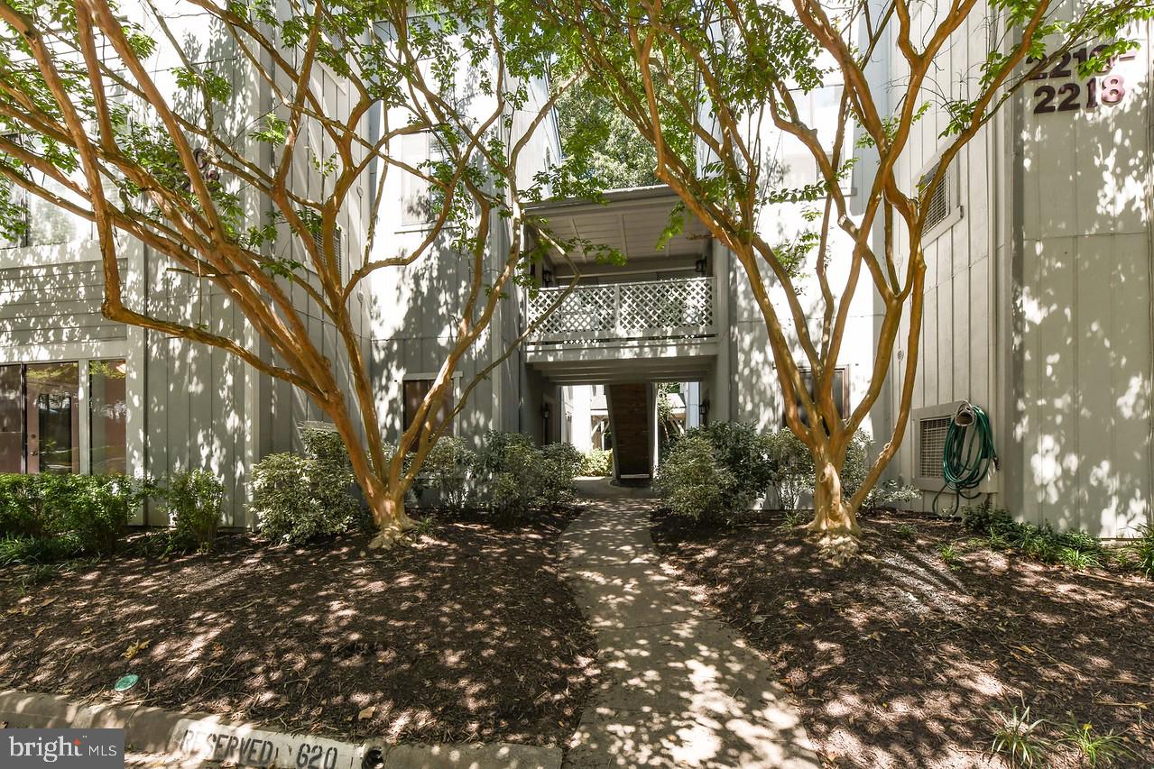 HUNTERS CROSSING - Residential