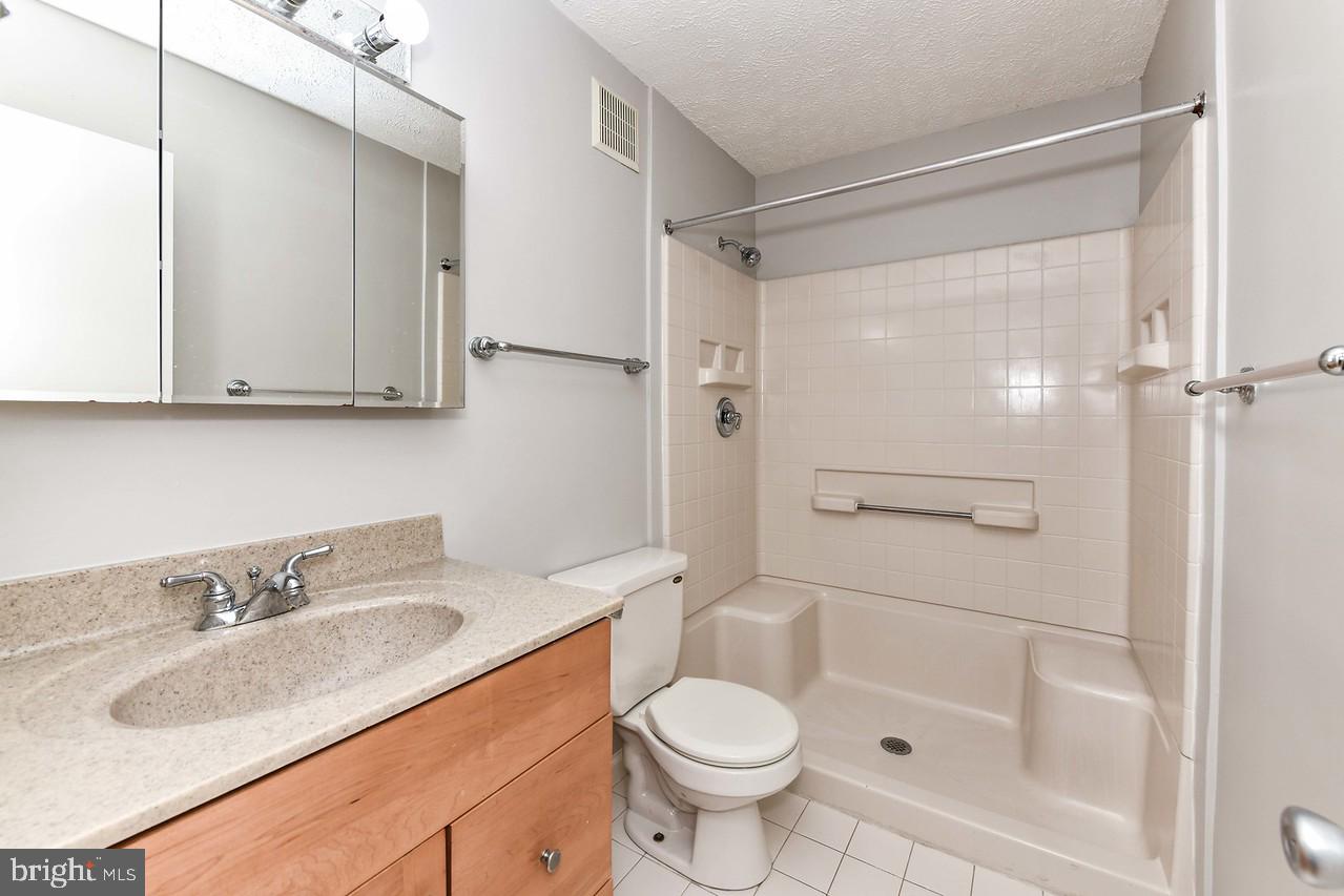 HUNTERS CROSSING - Residential