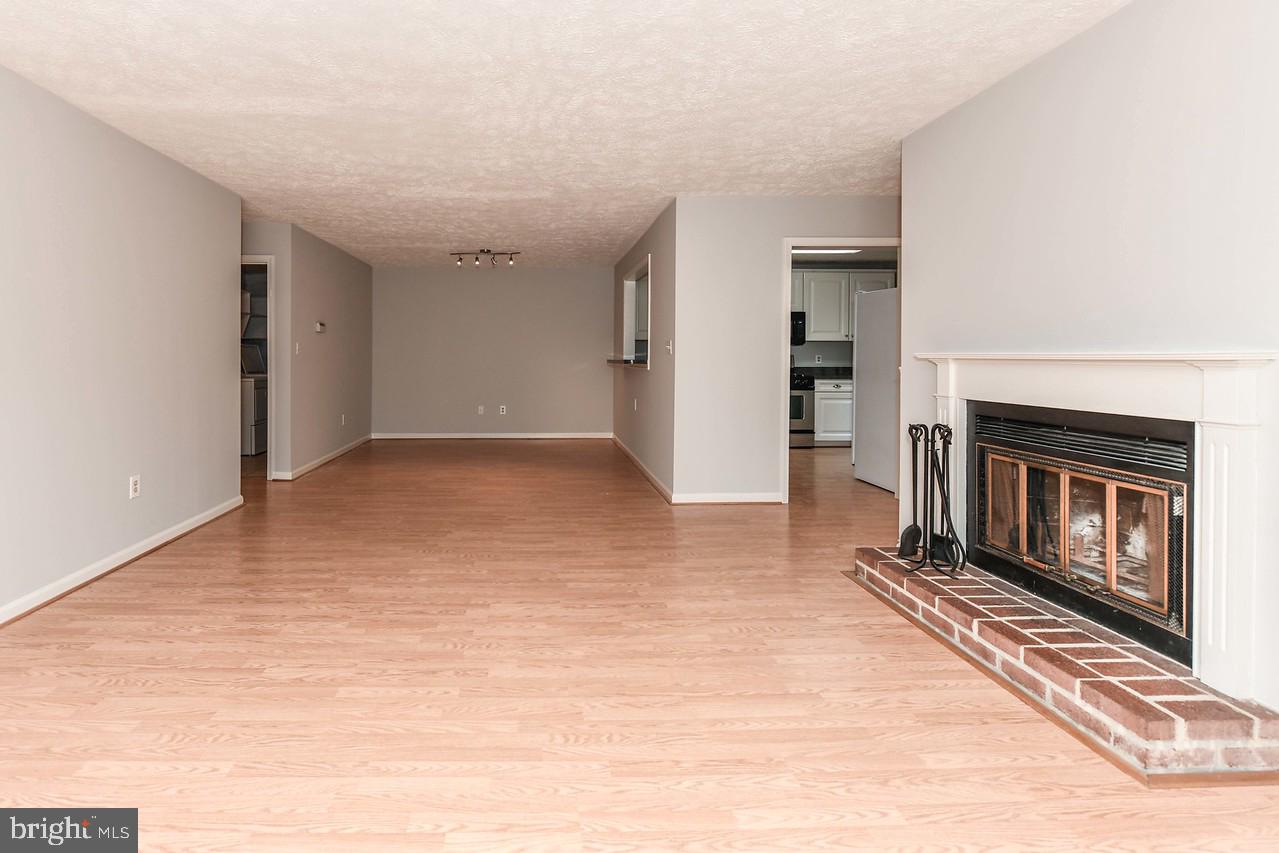 HUNTERS CROSSING - Residential