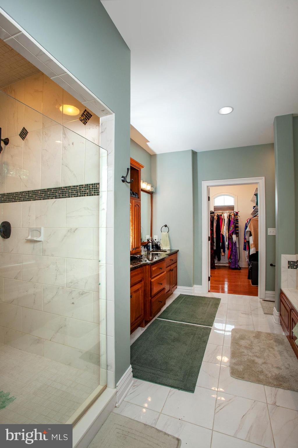 FOREST HILLS - Residential