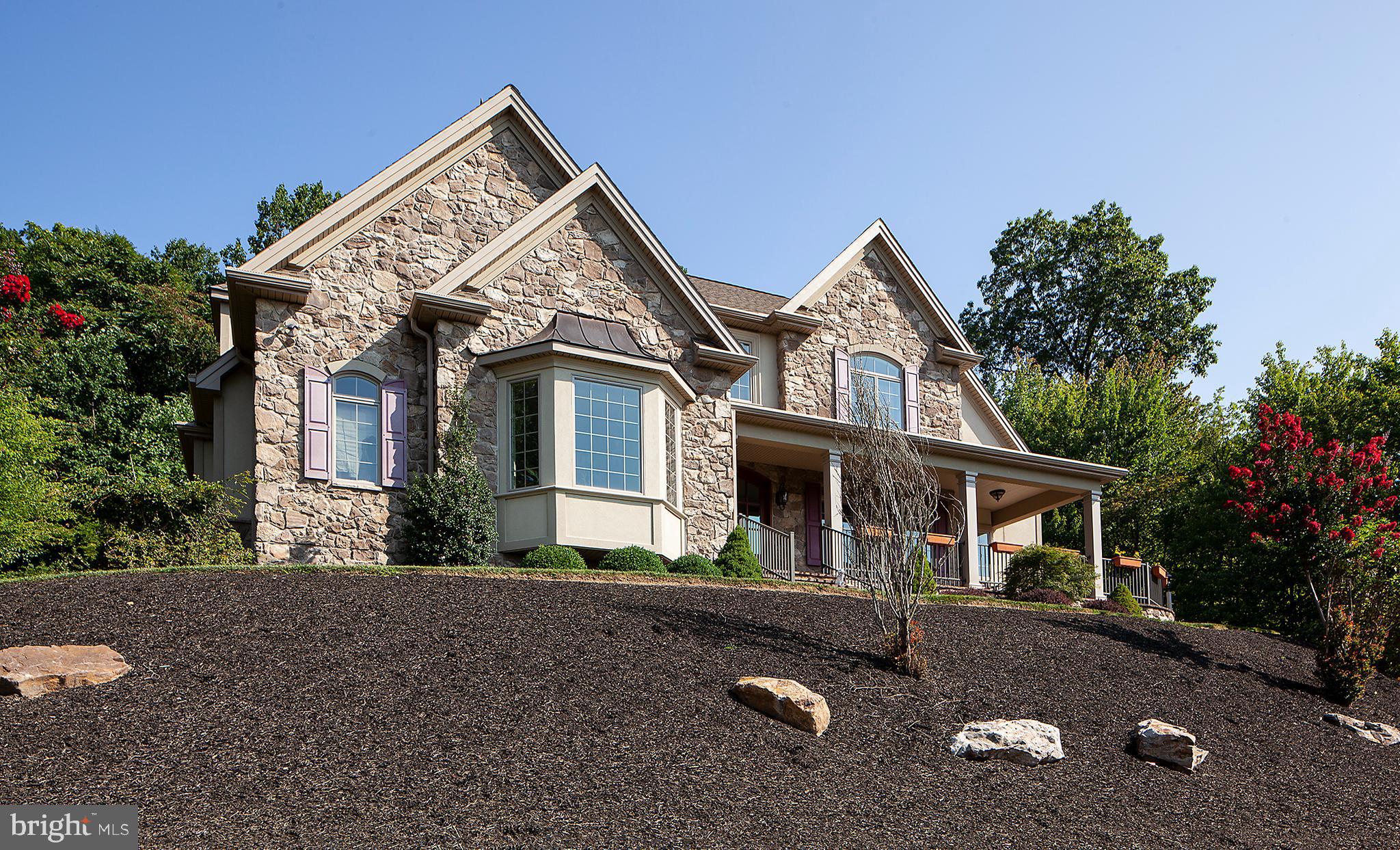 FOREST HILLS - Residential