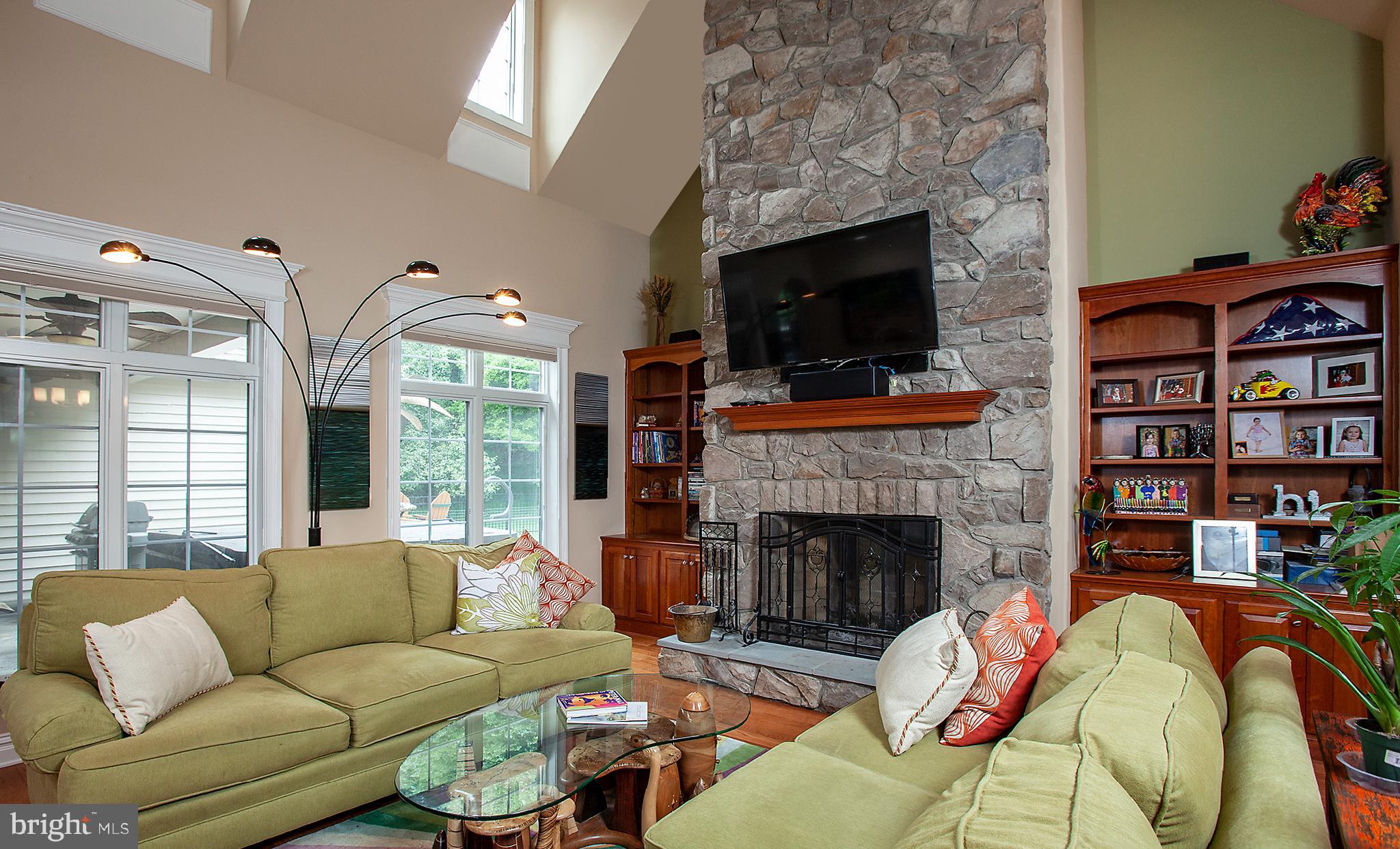 FOREST HILLS - Residential