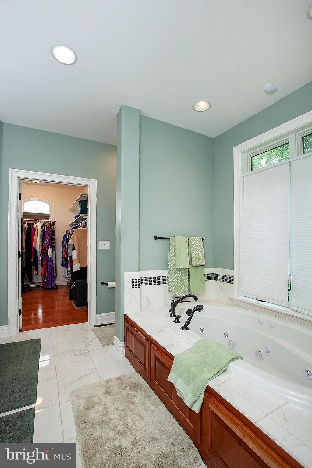 FOREST HILLS - Residential