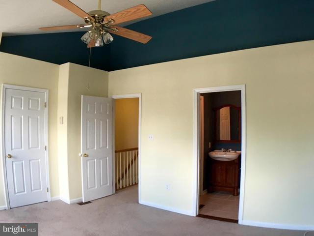 VILLAGE OF PHEASANT GLEN - Residential