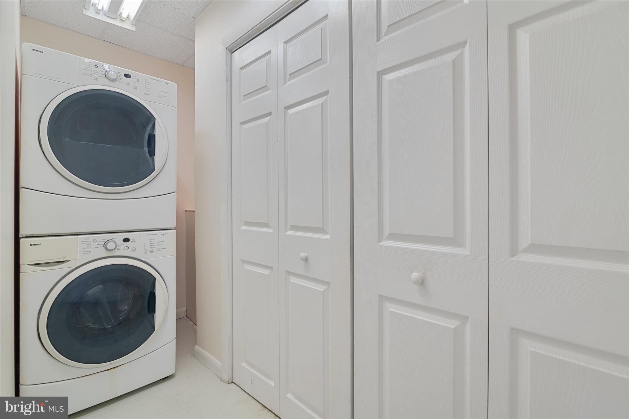 FRANKLIN MANOR ON THE BAY - Residential