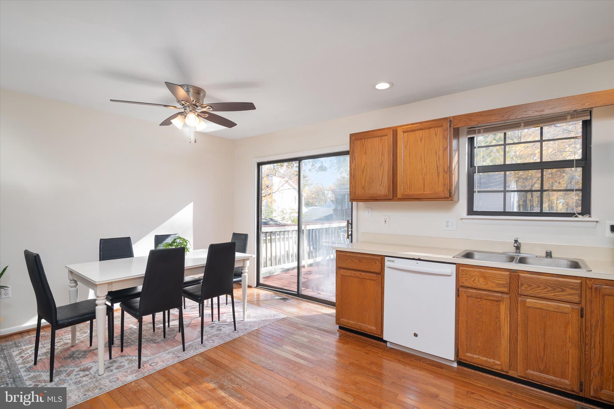 FRANKLIN MANOR ON THE BAY - Residential