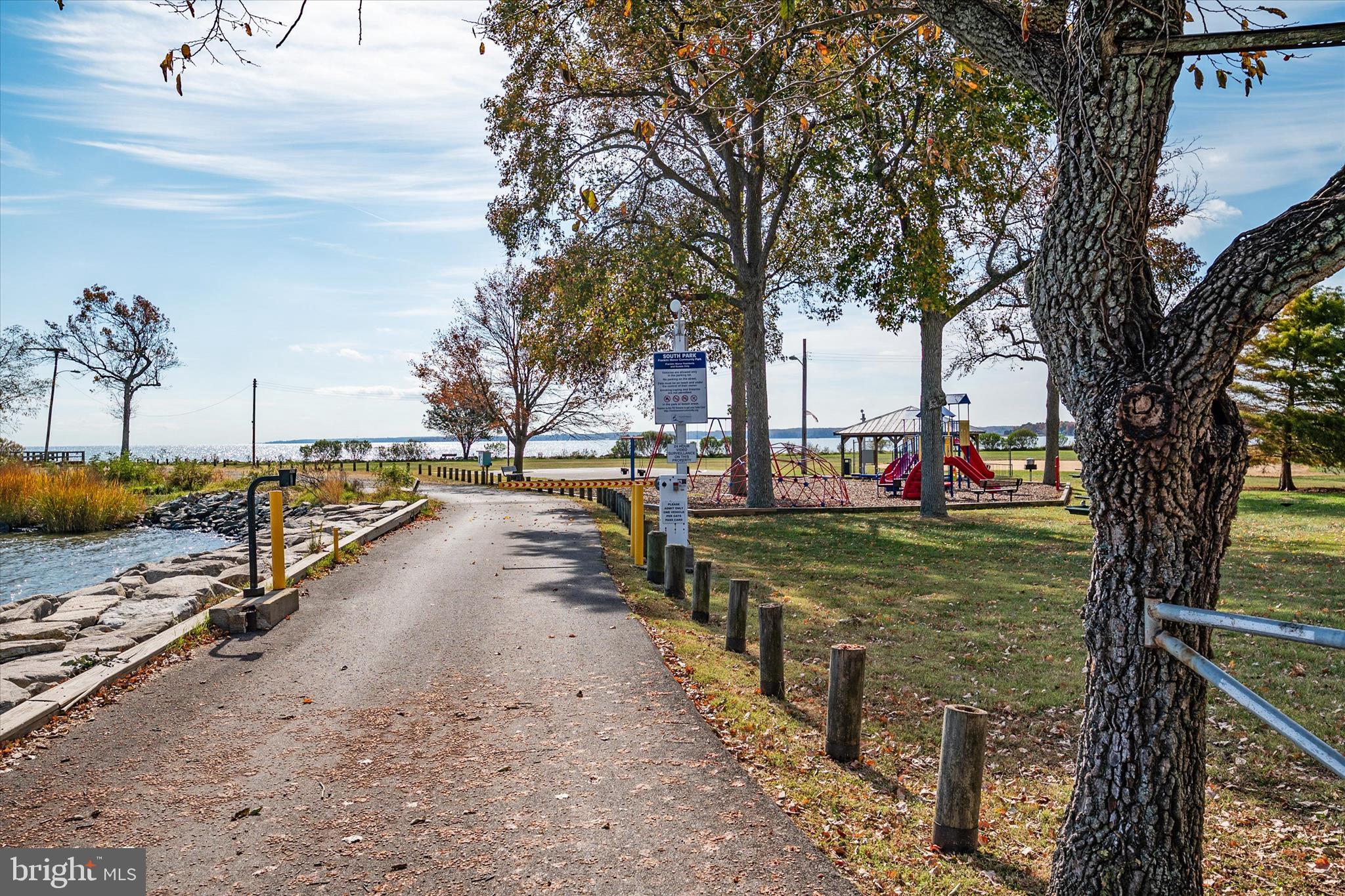 FRANKLIN MANOR ON THE BAY - Residential