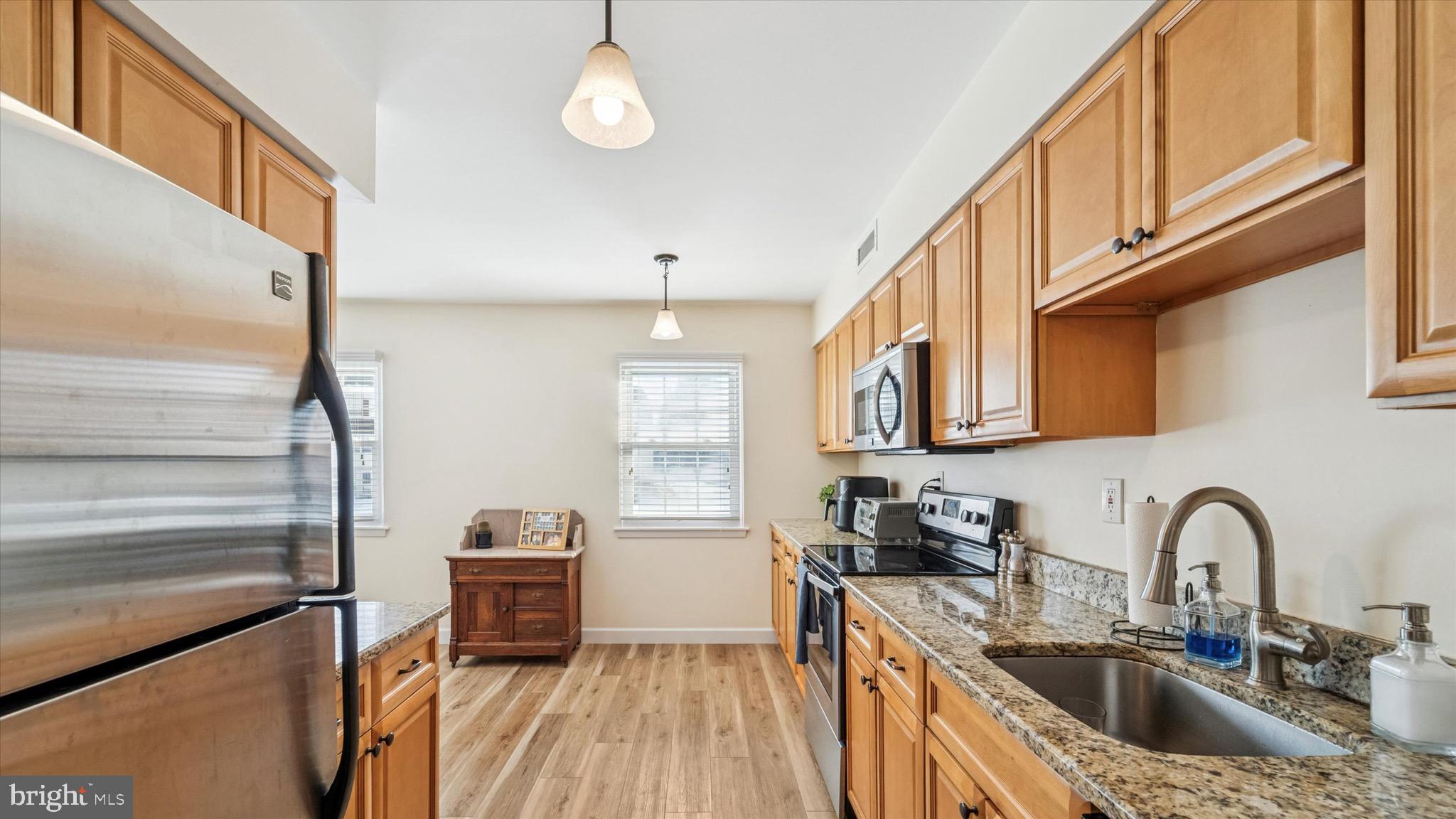 BEAVER RUN KNOLL - Residential