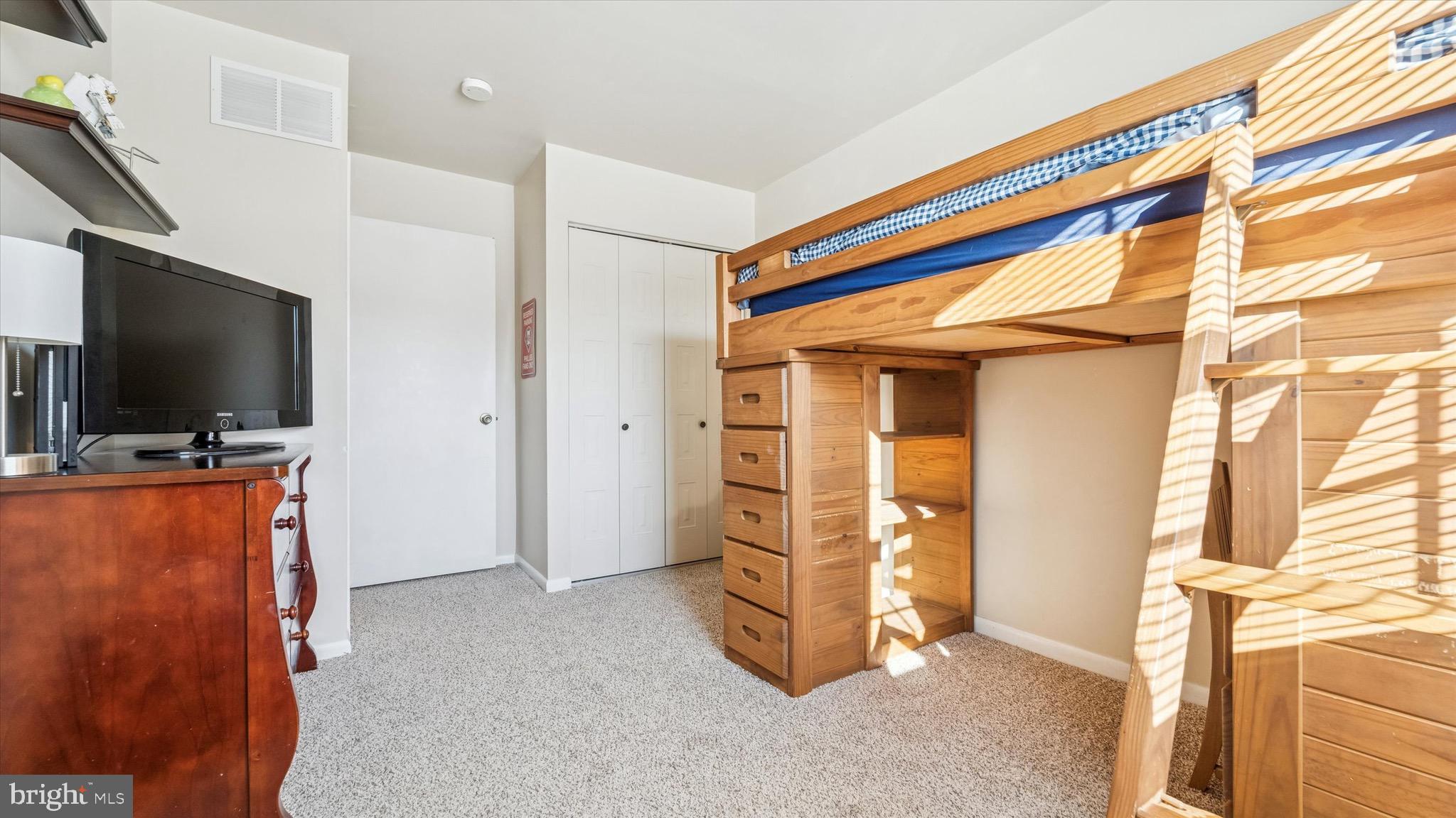 BEAVER RUN KNOLL - Residential