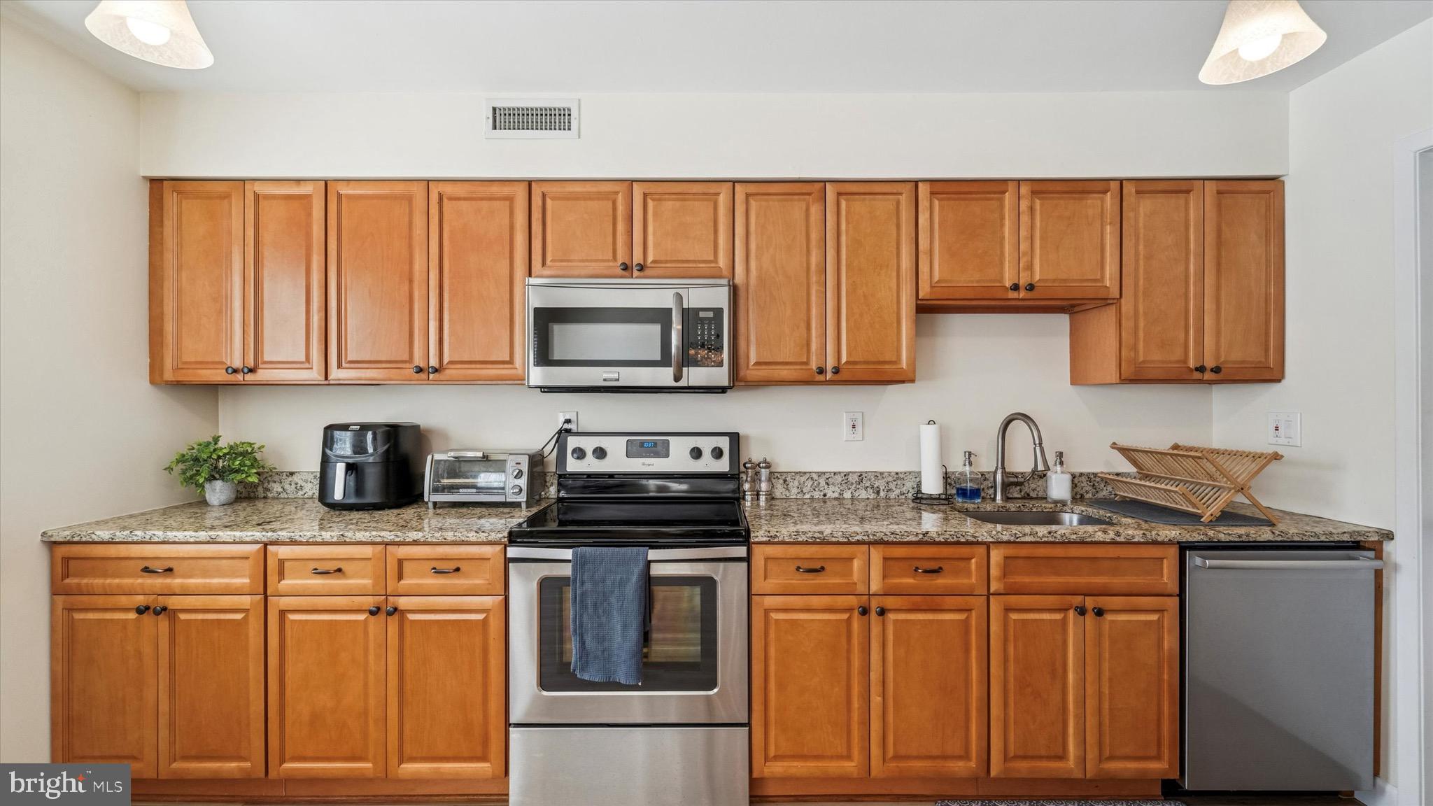 BEAVER RUN KNOLL - Residential