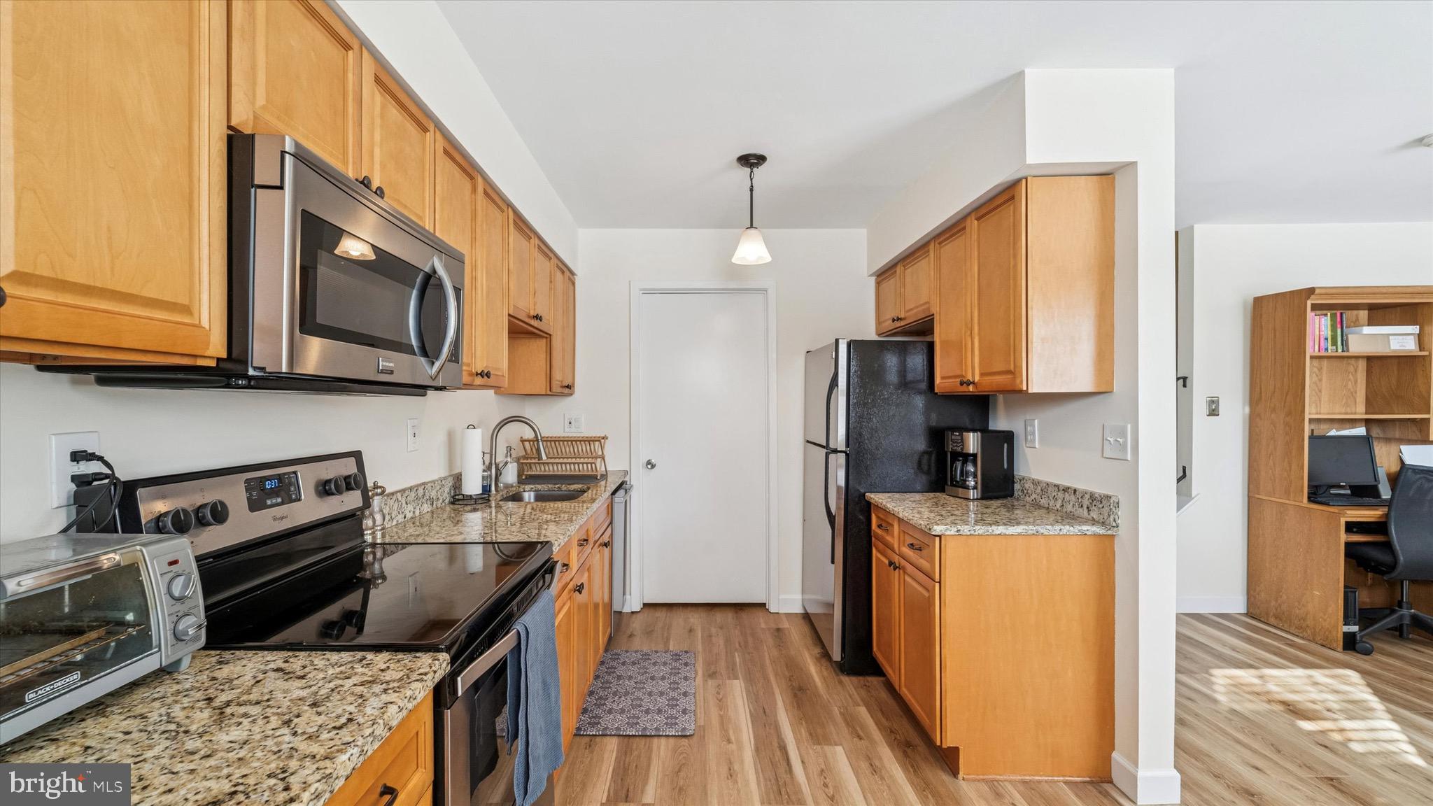 BEAVER RUN KNOLL - Residential