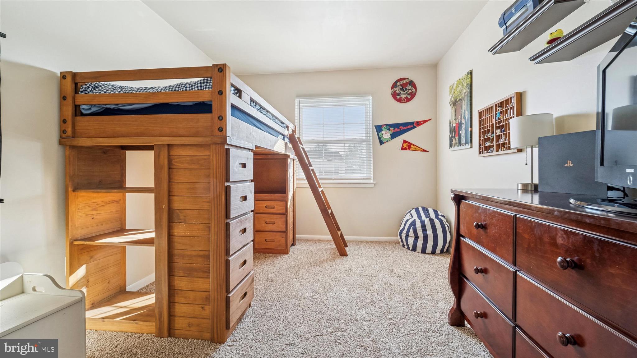 BEAVER RUN KNOLL - Residential