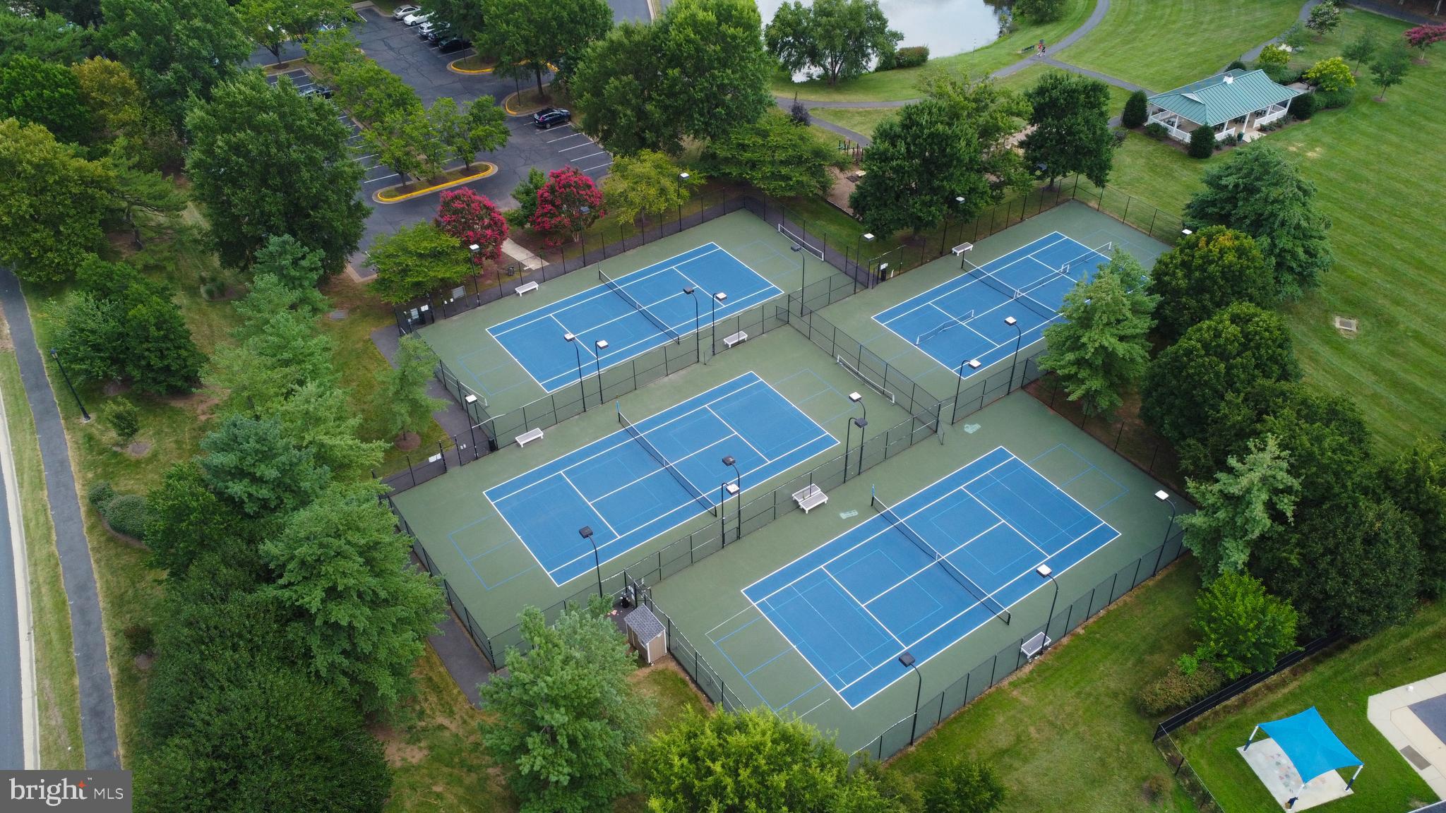 ASHBURN FARM - Residential