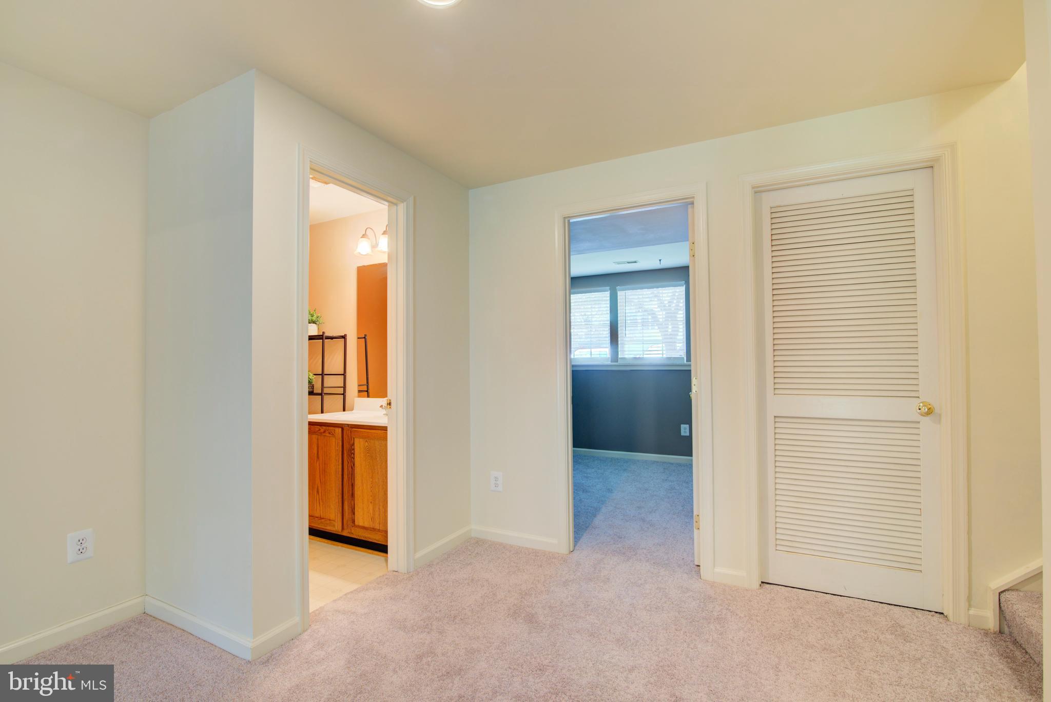 ASHBURN FARM - Residential