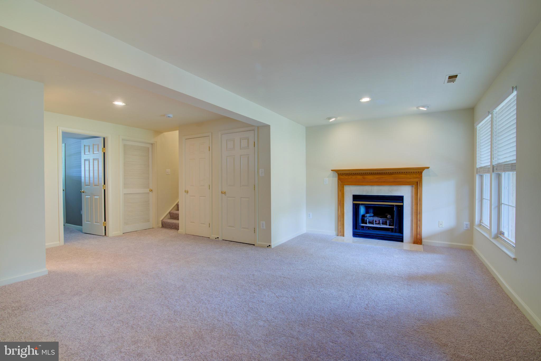 ASHBURN FARM - Residential