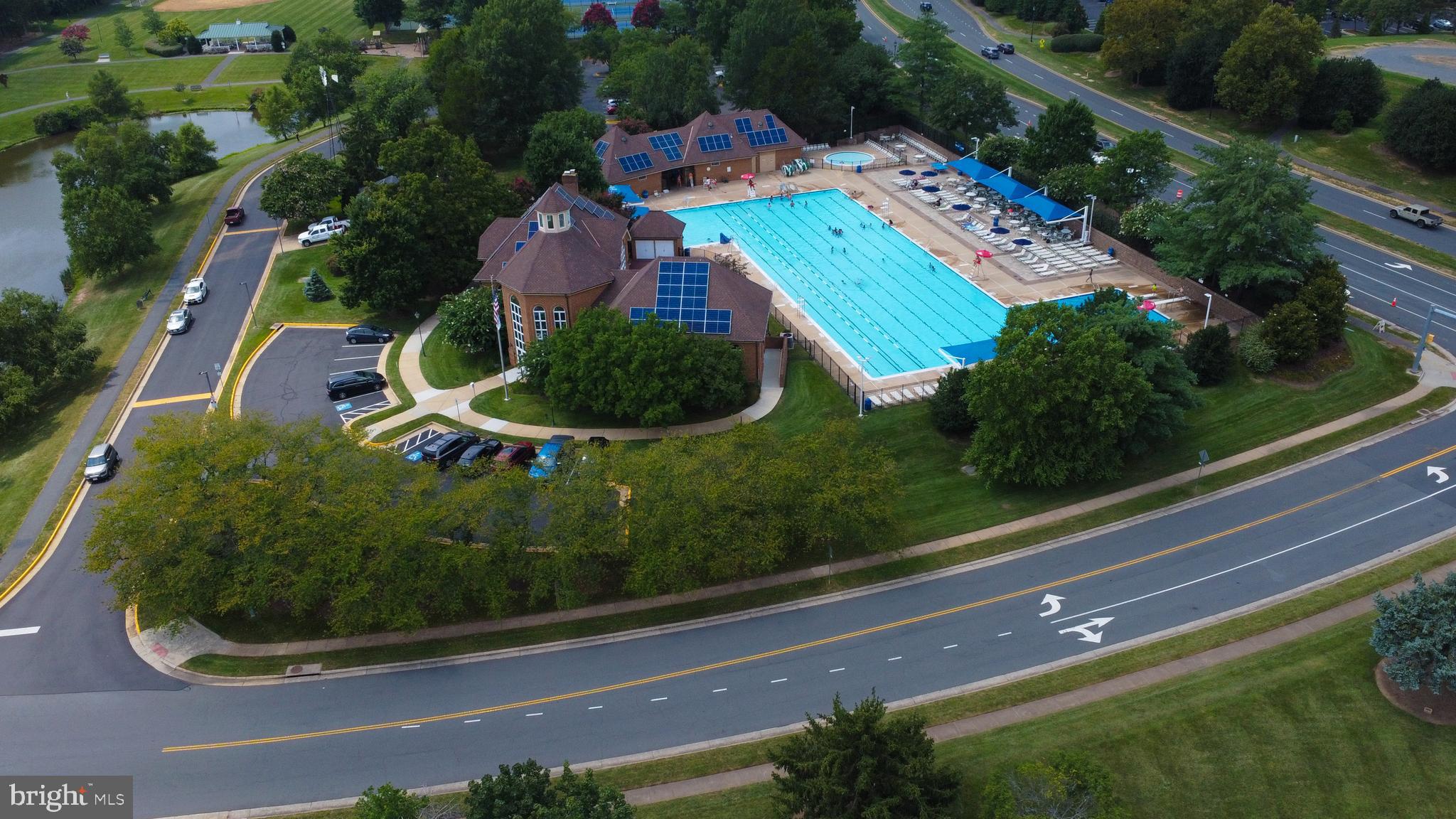 ASHBURN FARM - Residential