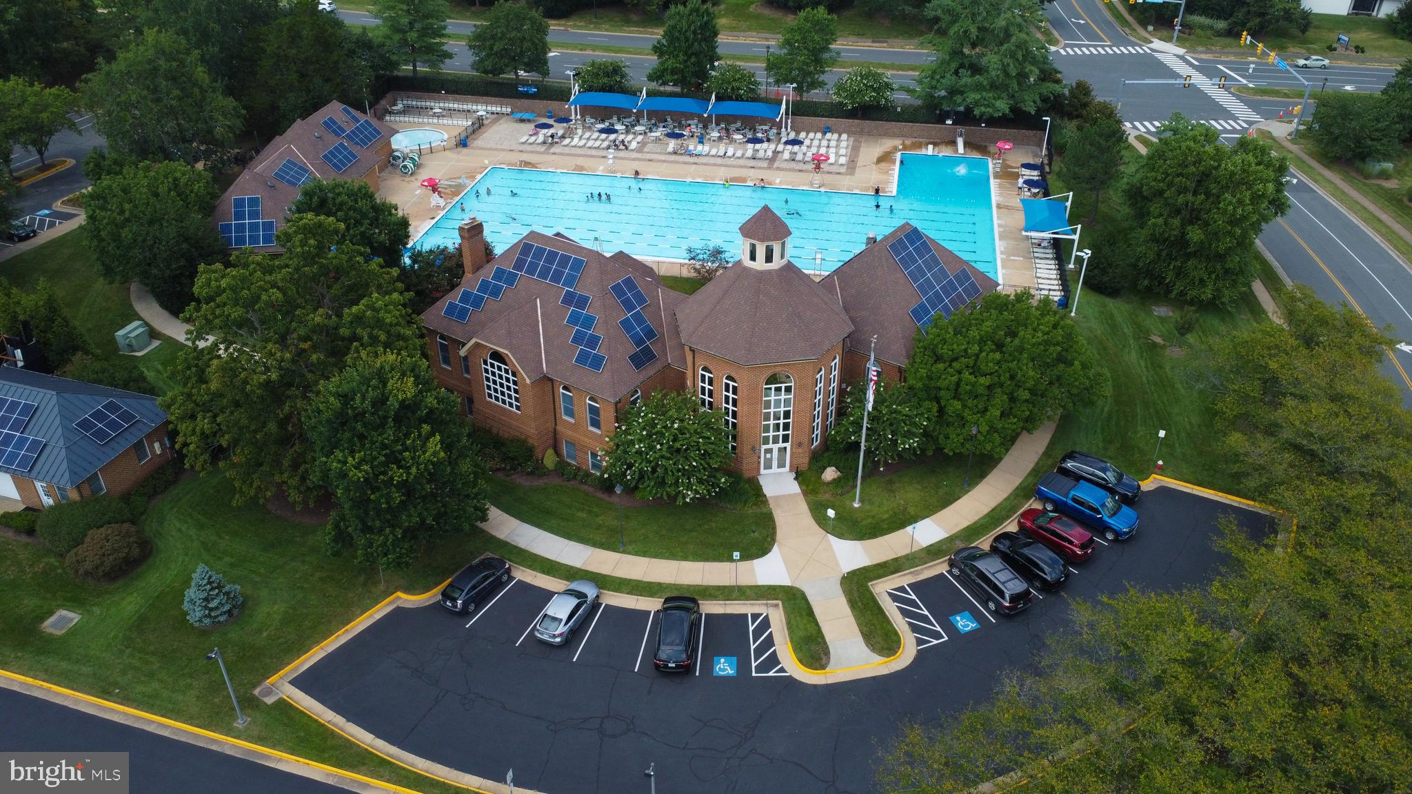 ASHBURN FARM - Residential