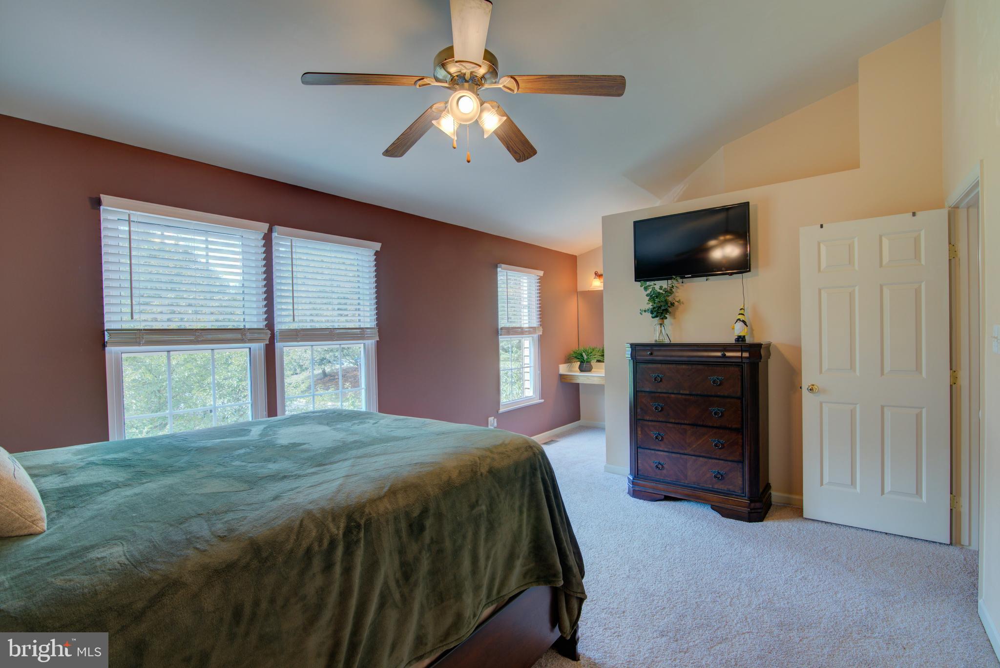 ASHBURN FARM - Residential