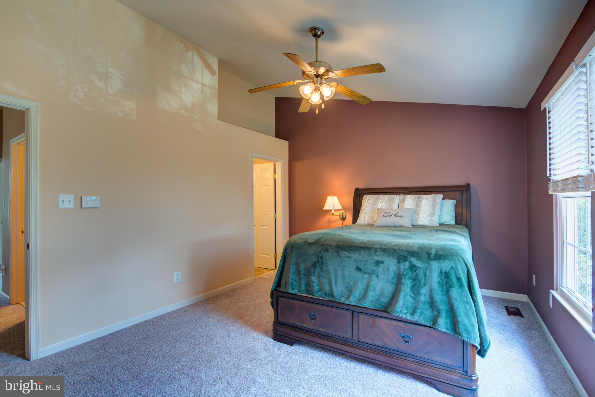 ASHBURN FARM - Residential