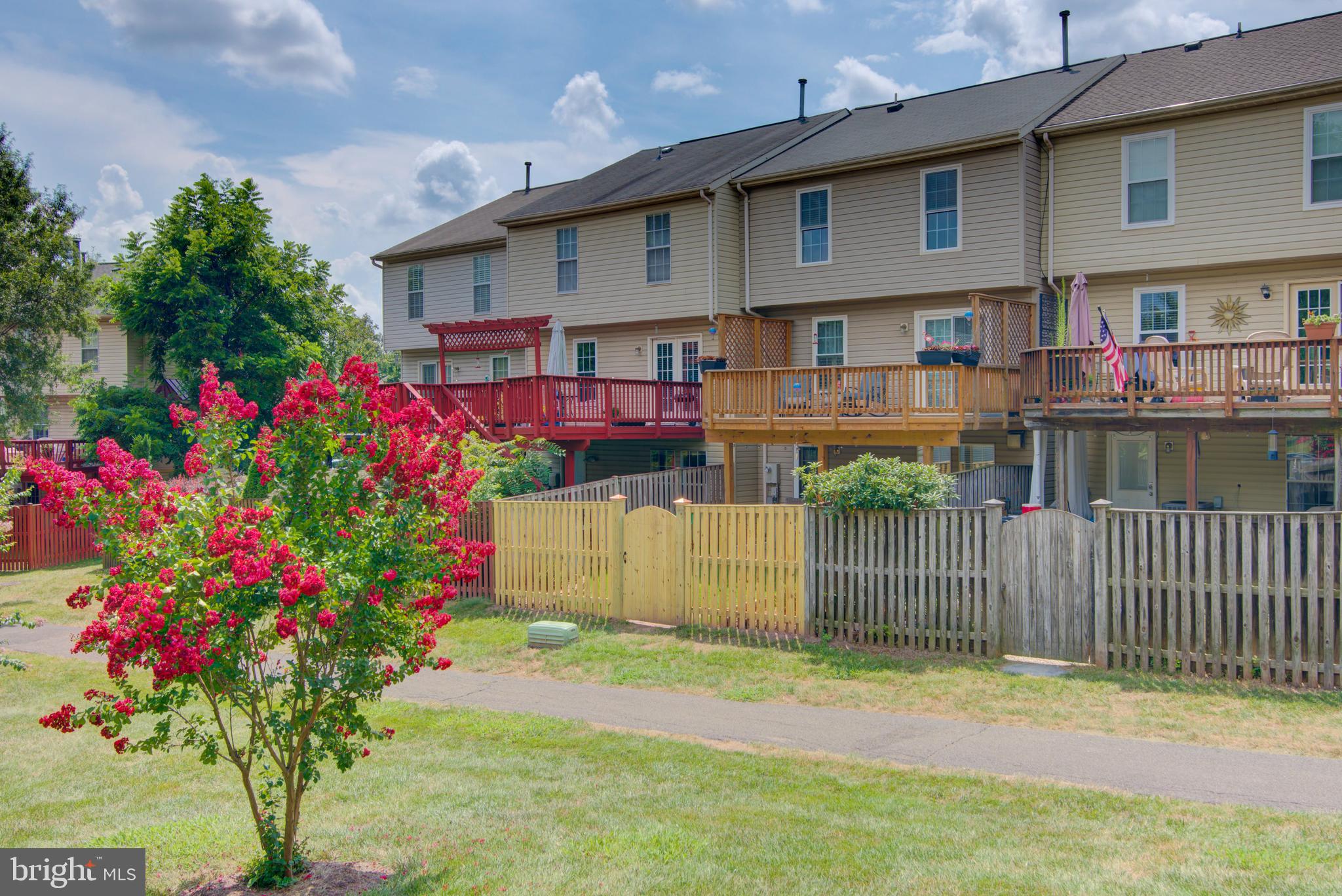 ASHBURN FARM - Residential