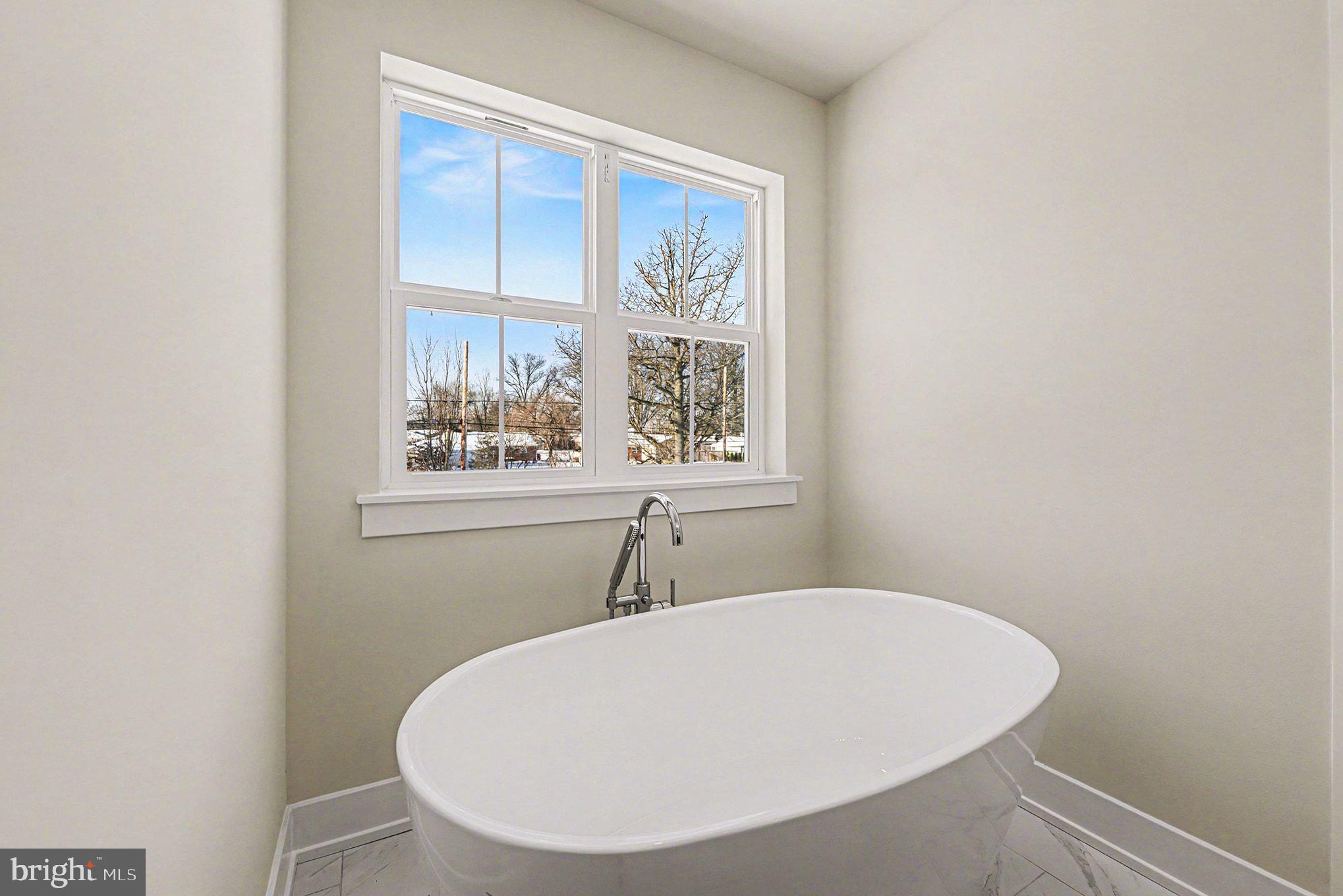 PLYMOUTH VALLEY - Residential