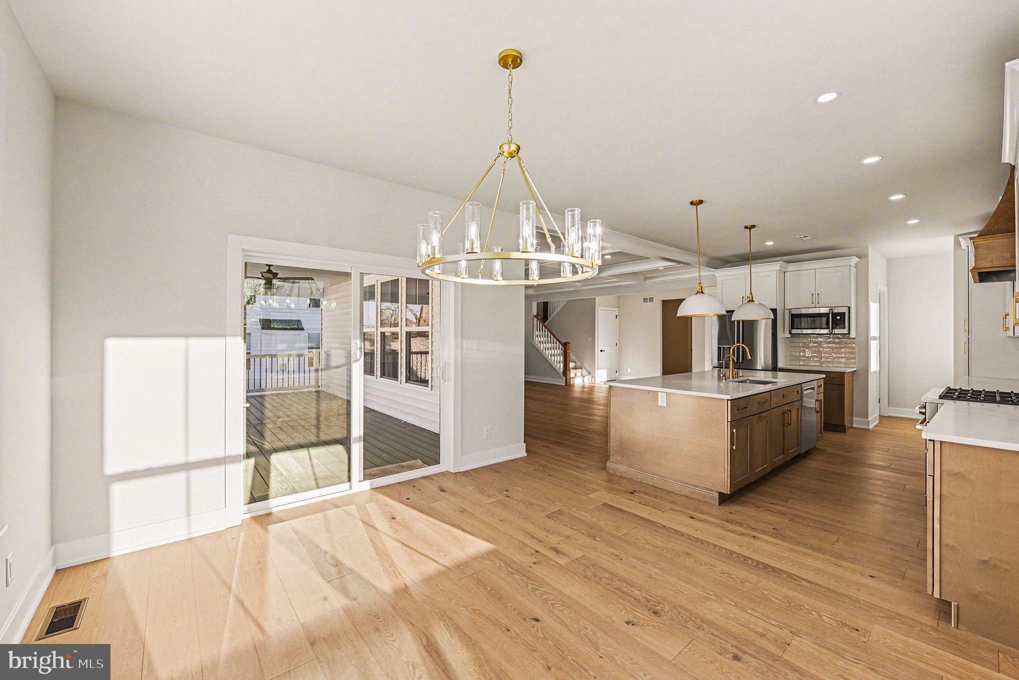 PLYMOUTH VALLEY - Residential