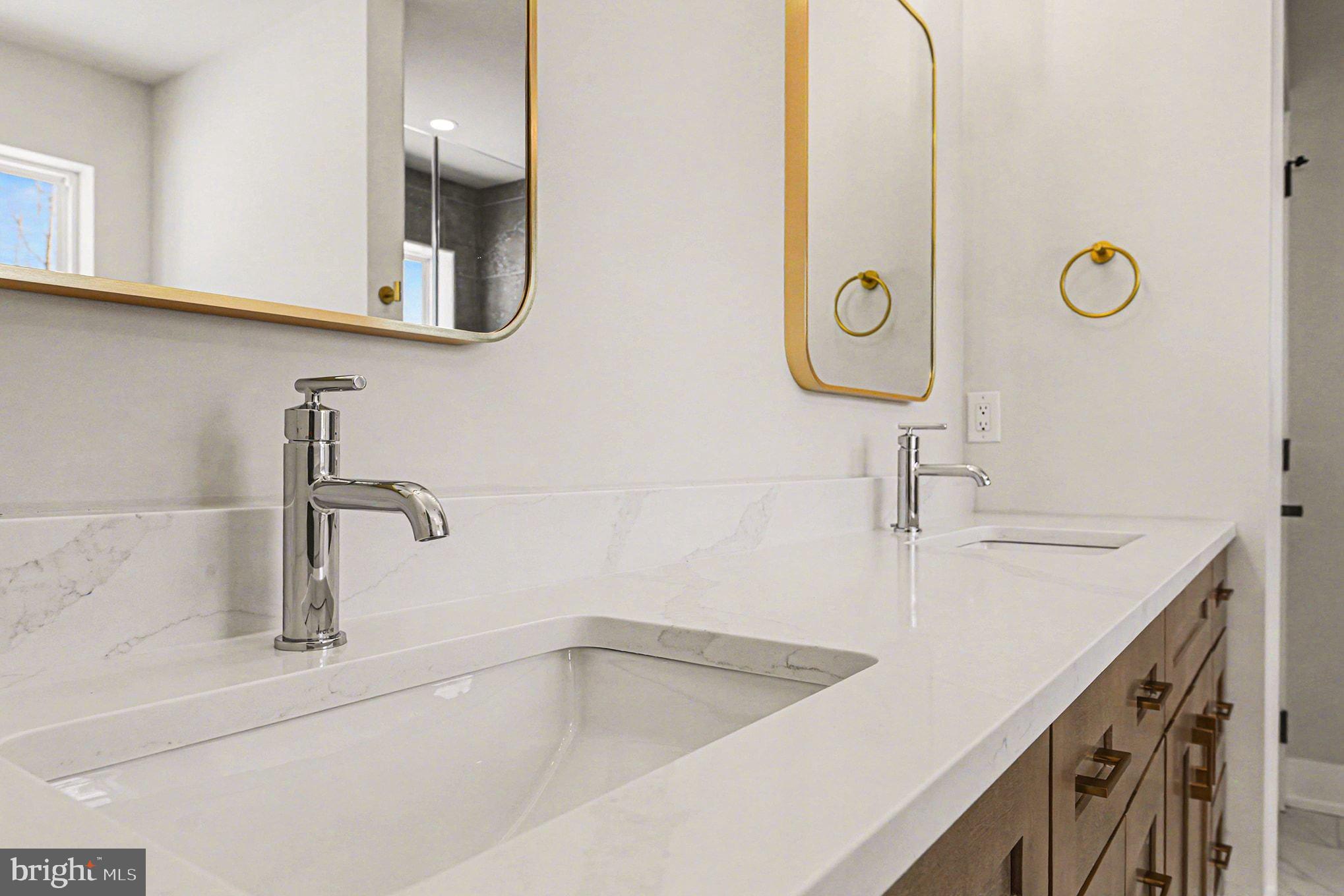 PLYMOUTH VALLEY - Residential