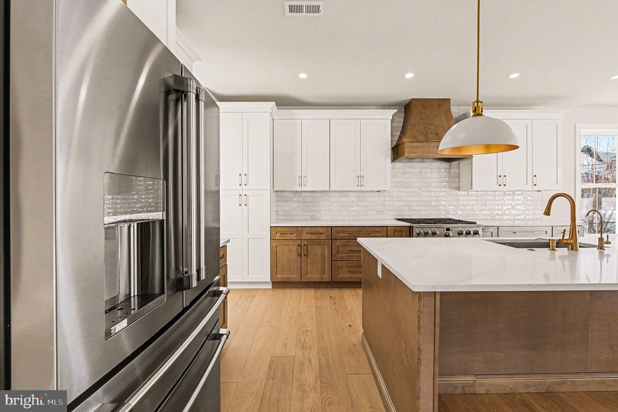 PLYMOUTH VALLEY - Residential