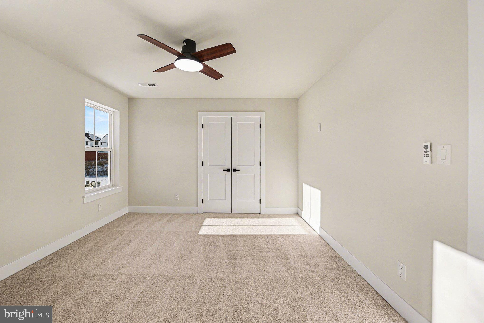 PLYMOUTH VALLEY - Residential