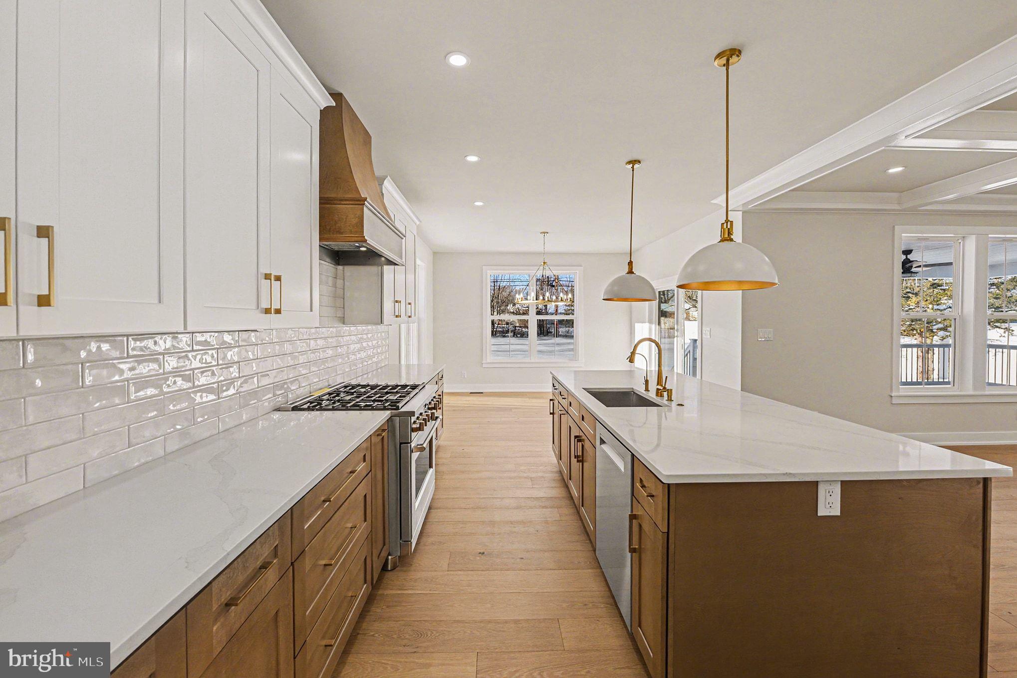 PLYMOUTH VALLEY - Residential