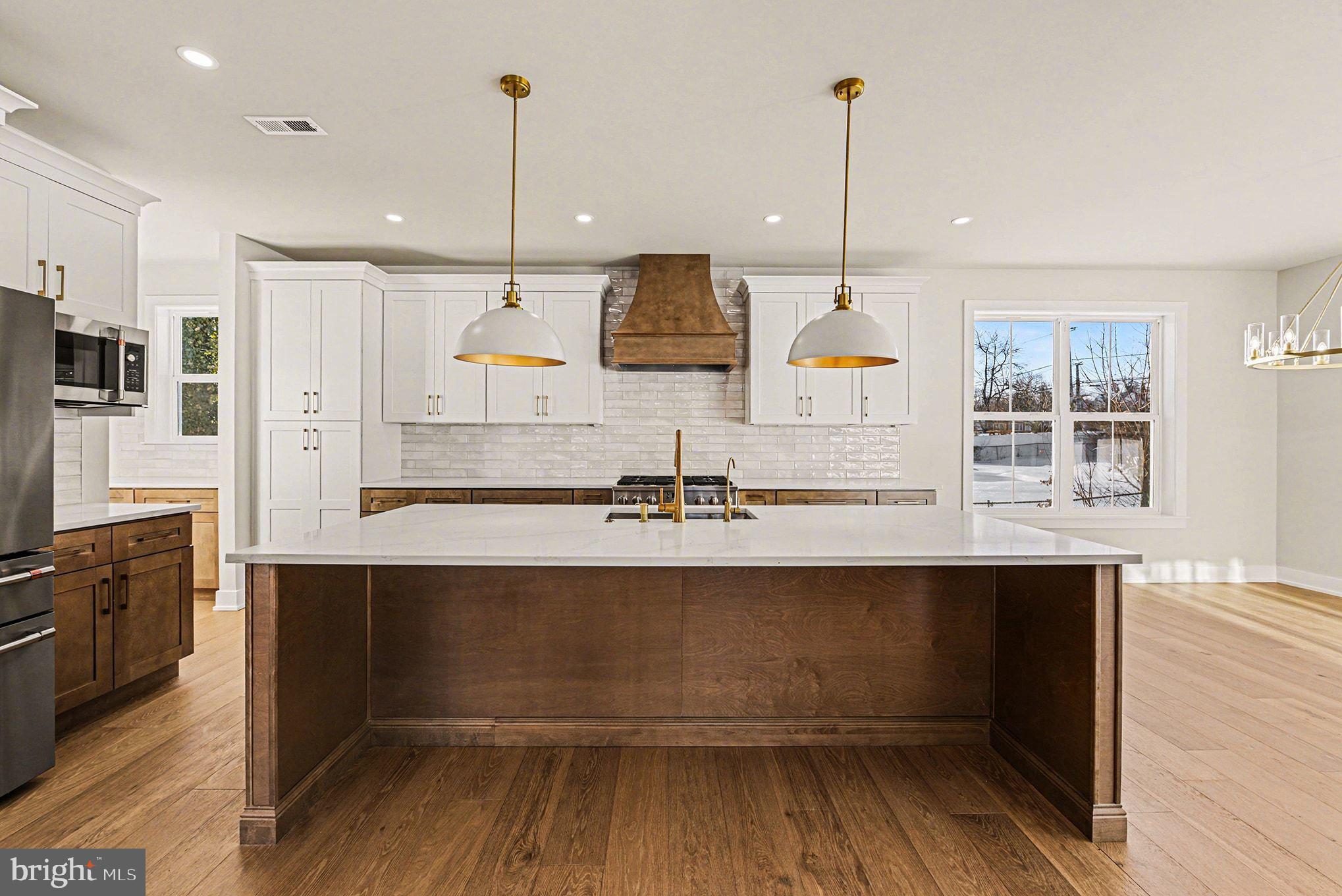 PLYMOUTH VALLEY - Residential